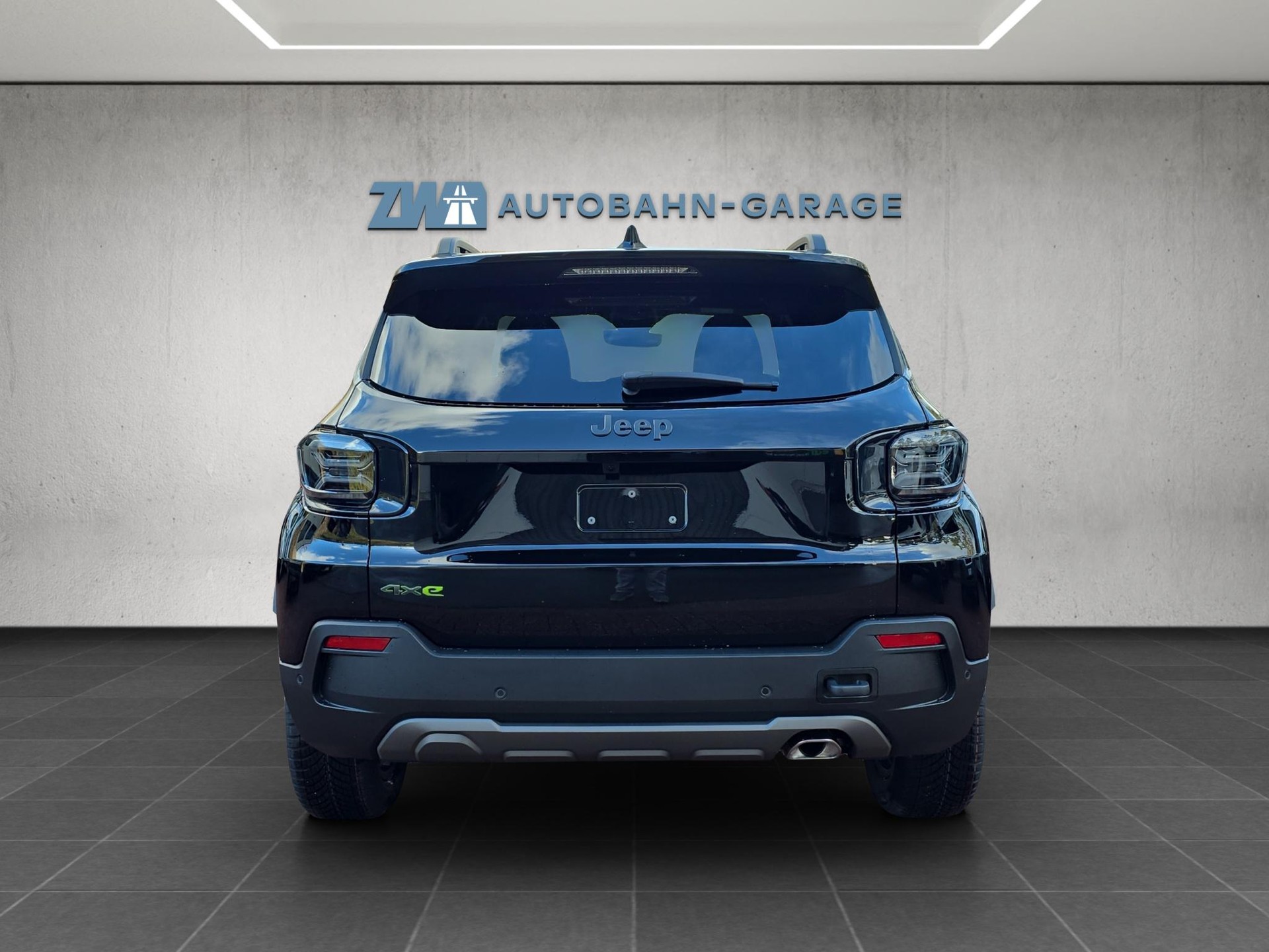 JEEP Avenger 1.2 MHEV The North Face 4xe-image-3