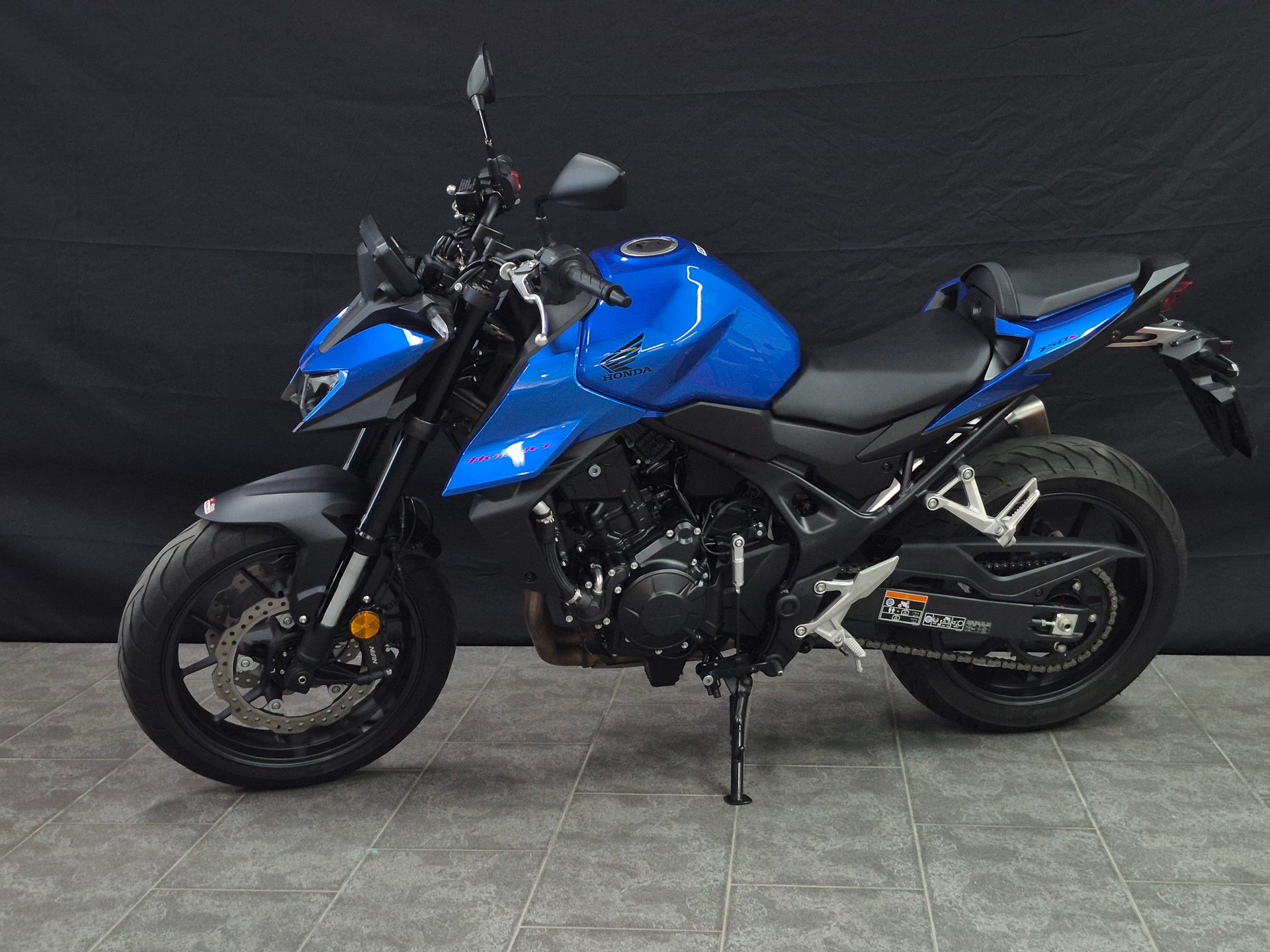HONDA CB 750 Hornet-showroom-element-2