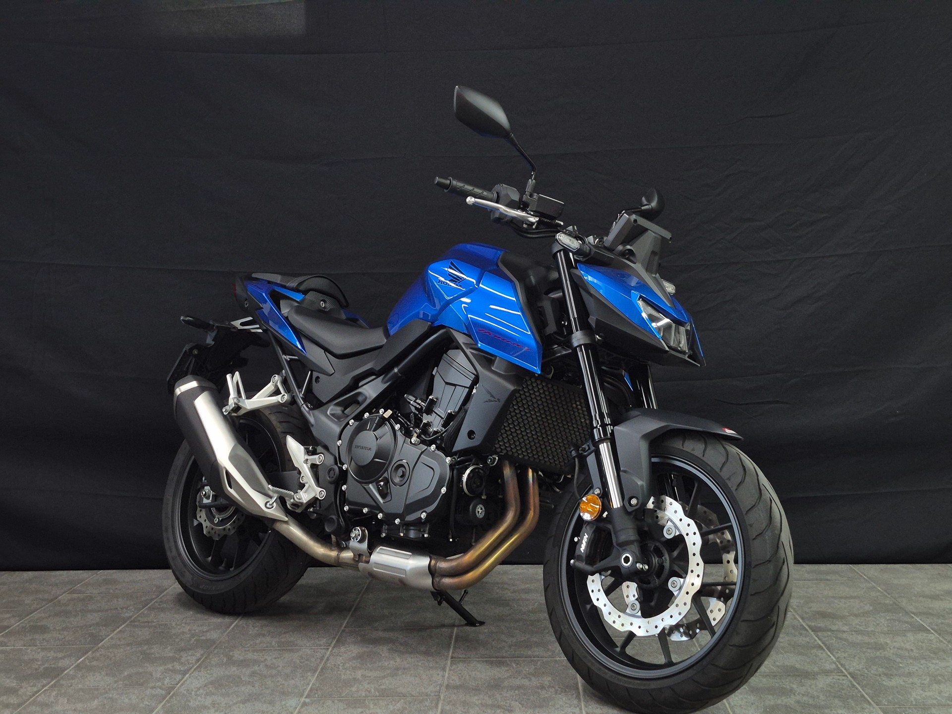 HONDA CB 750 Hornet-showroom-element-1