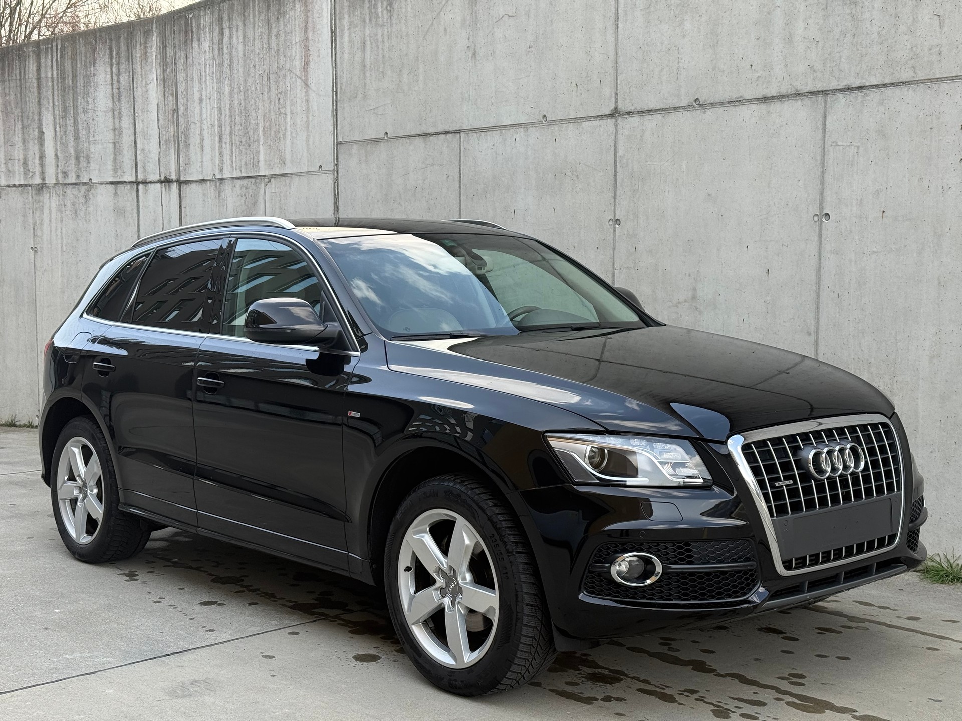 AUDI Q5 2.0 TDI quattro S-tronic-image-6