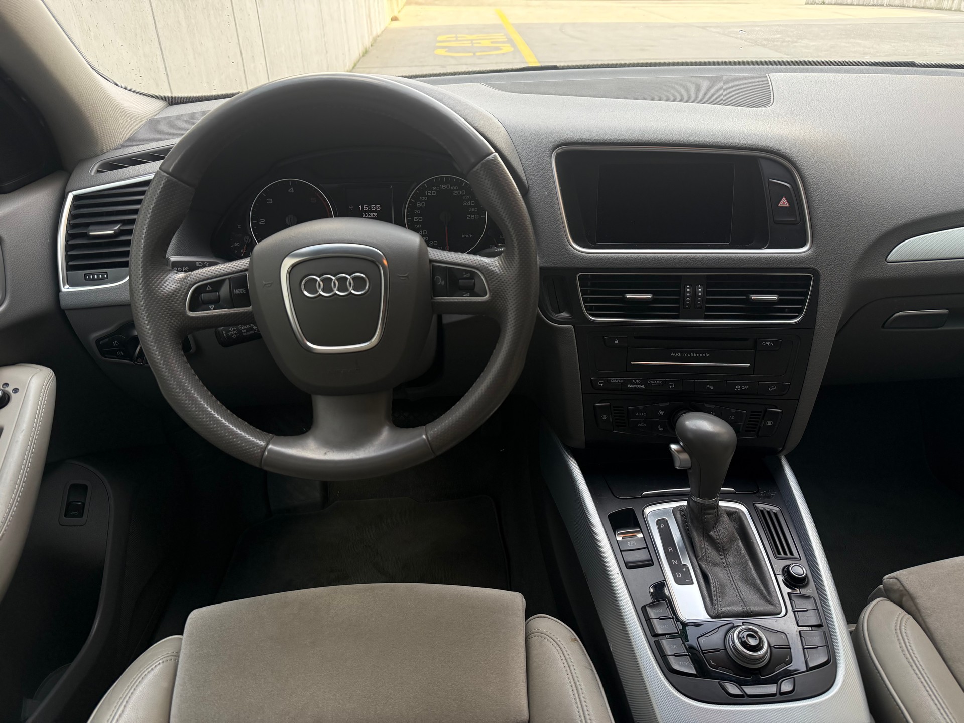 AUDI Q5 2.0 TDI quattro S-tronic-image-8