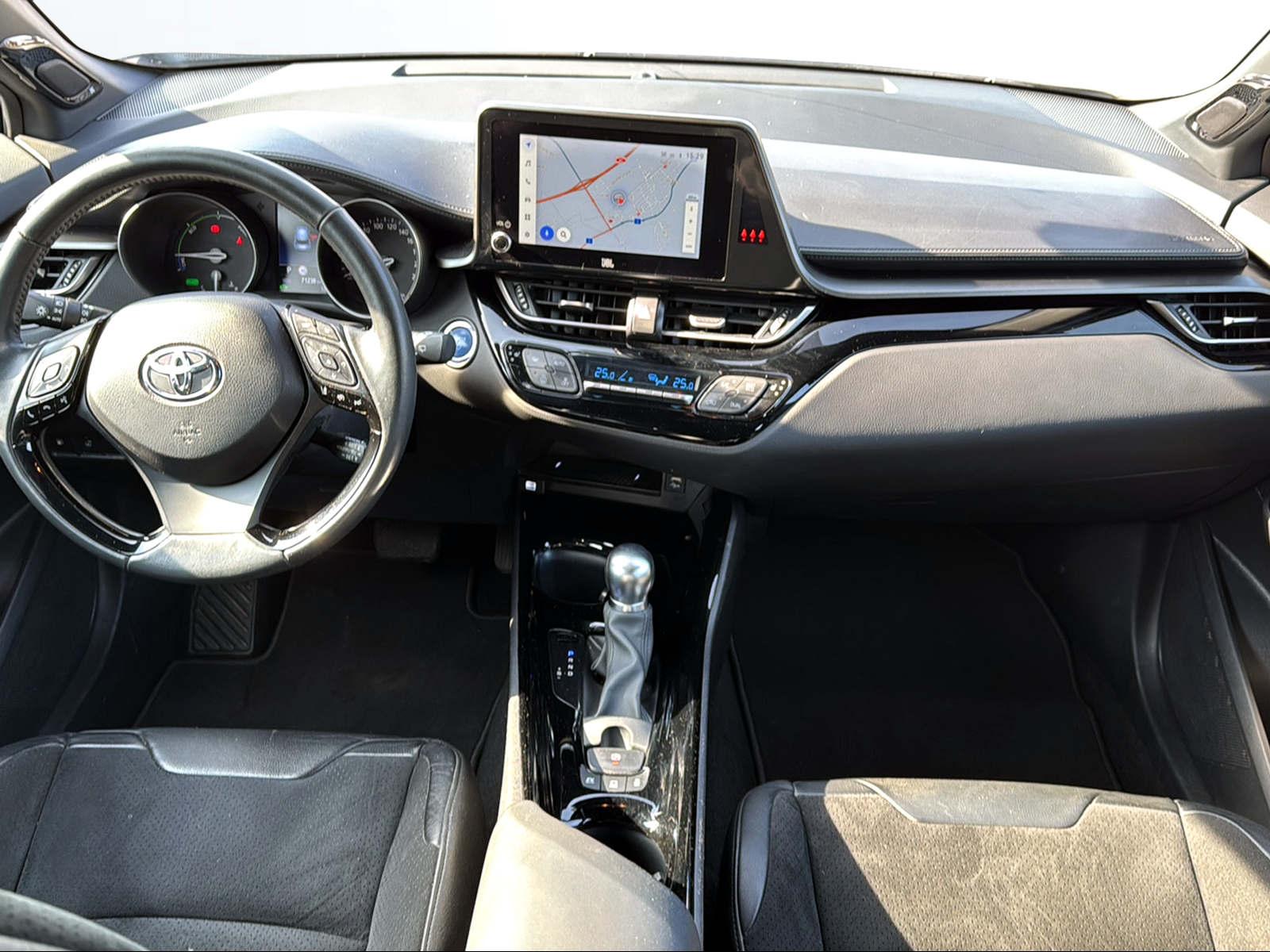 TOYOTA C-HR 2.0 VVTi HSD Move-image-8