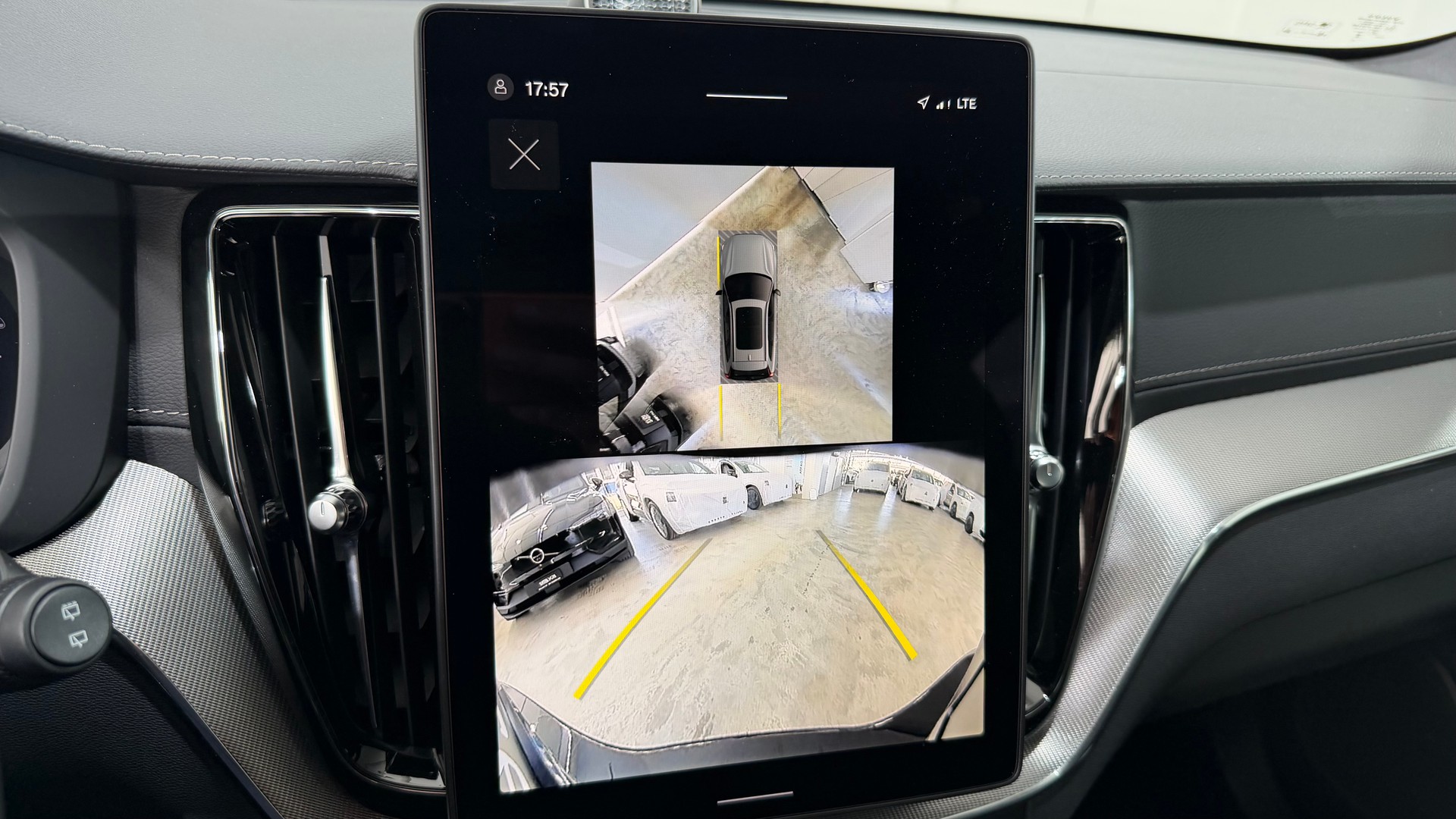 VOLVO XC60 2.0 T6 TE Black Edition e-image-4