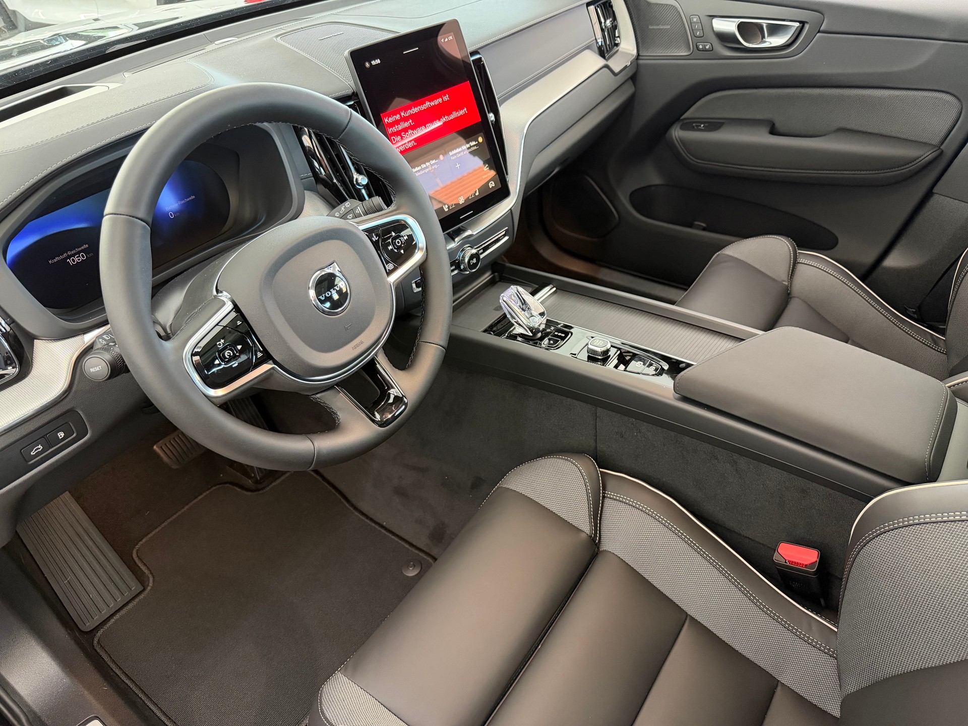 VOLVO XC60 2.0 T6 TE Black Edition e-image-3