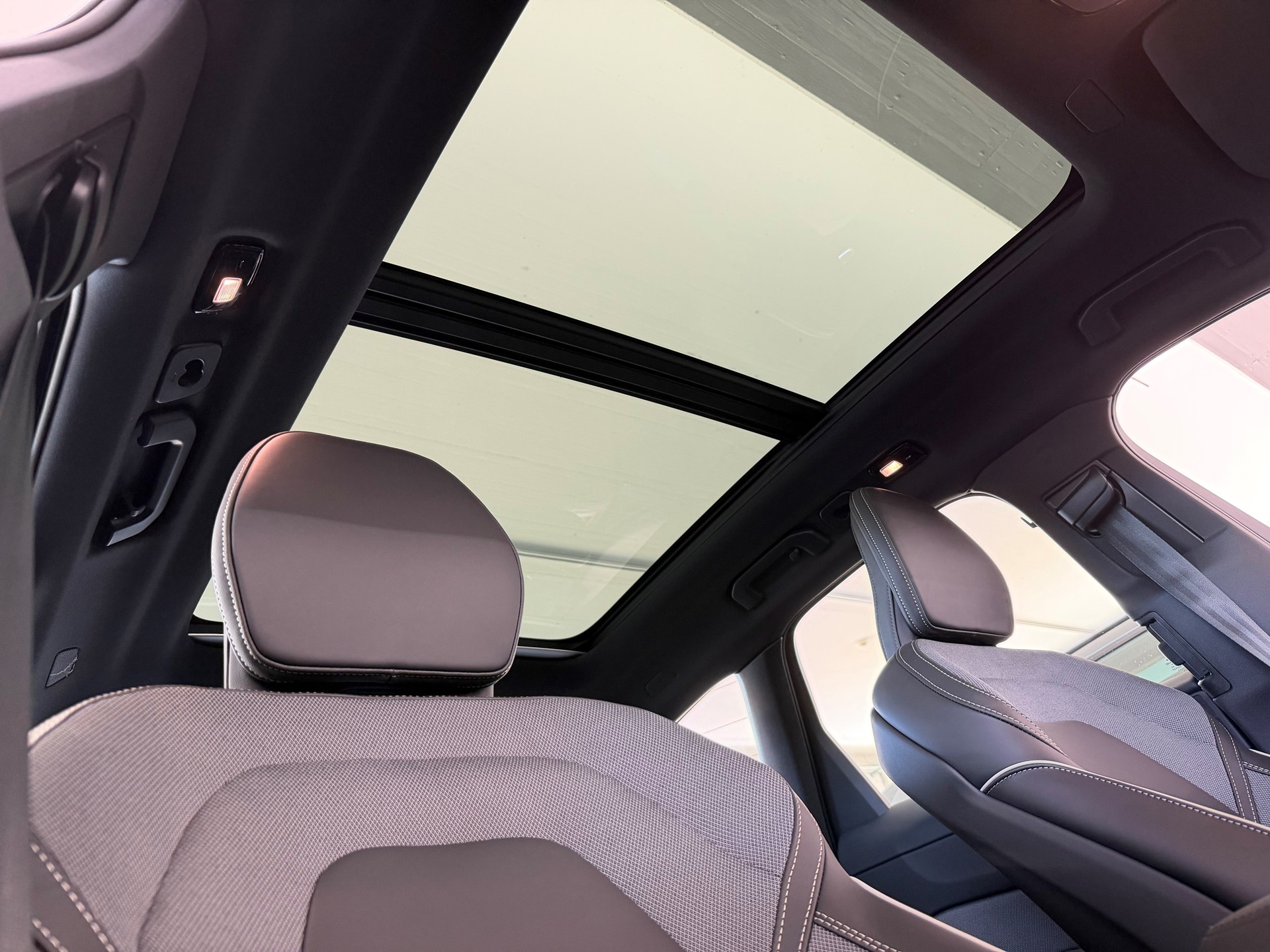 VOLVO XC60 2.0 T6 TE Black Edition e-image-7