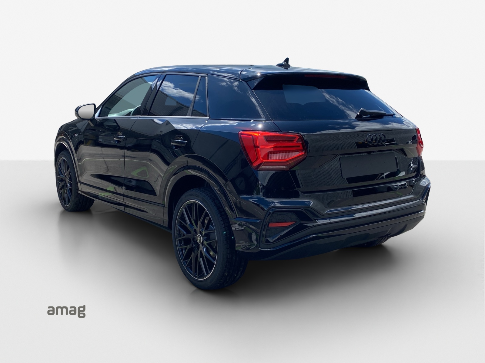 AUDI Q2 40 TFSI S line quattro S-tronic-image-2