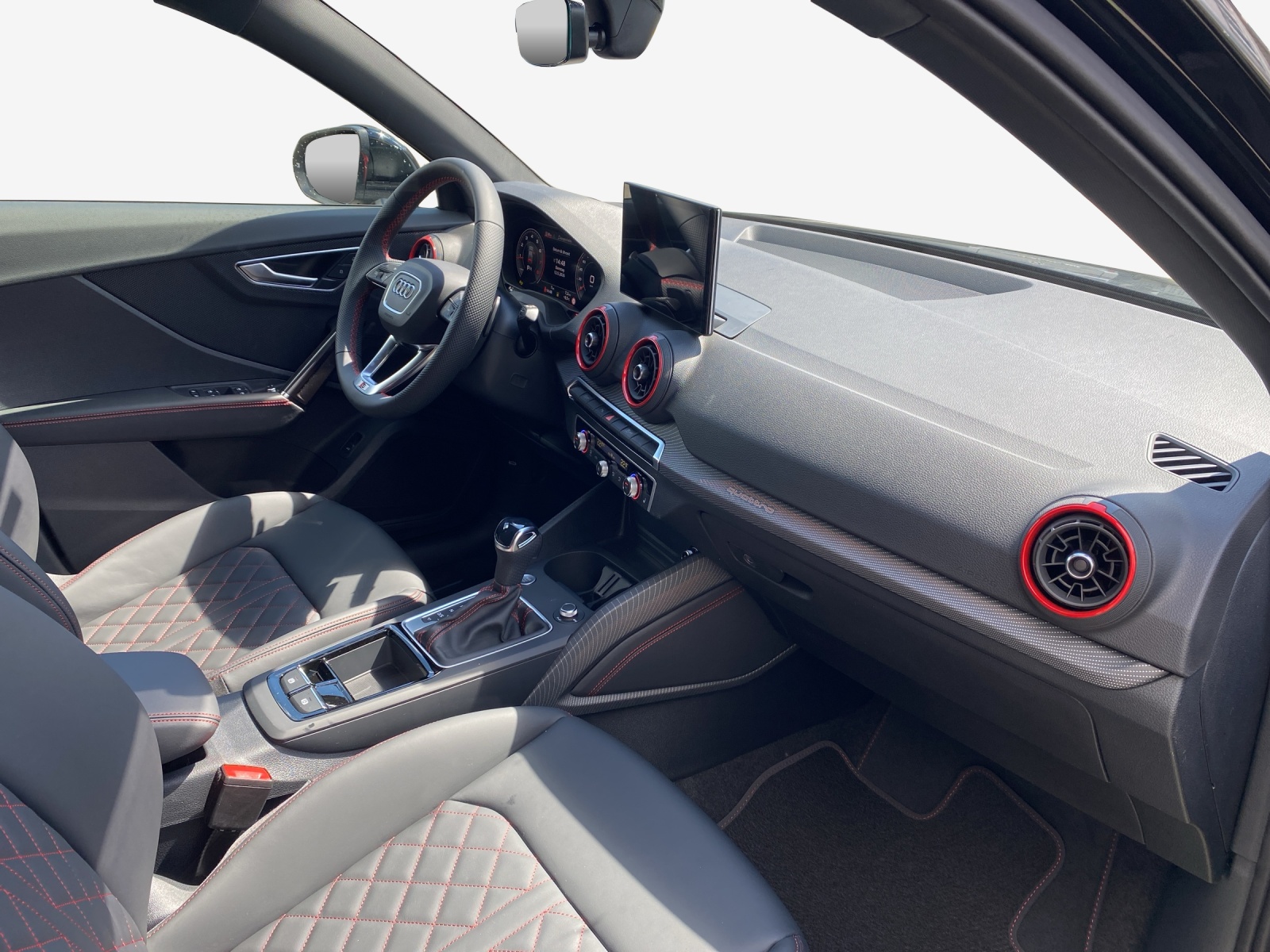 AUDI Q2 40 TFSI S line quattro S-tronic-image-13