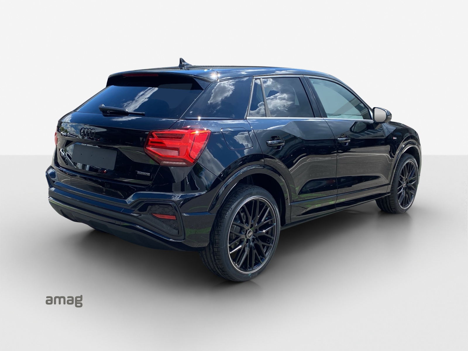AUDI Q2 40 TFSI S line quattro S-tronic-image-4