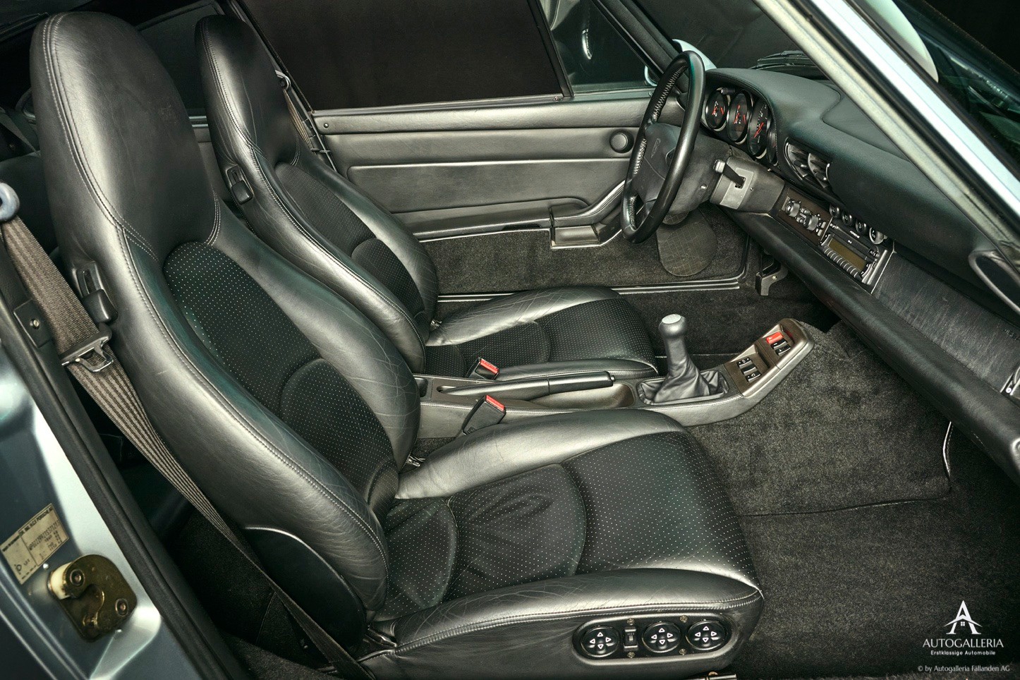 PORSCHE 911 Turbo-image-9