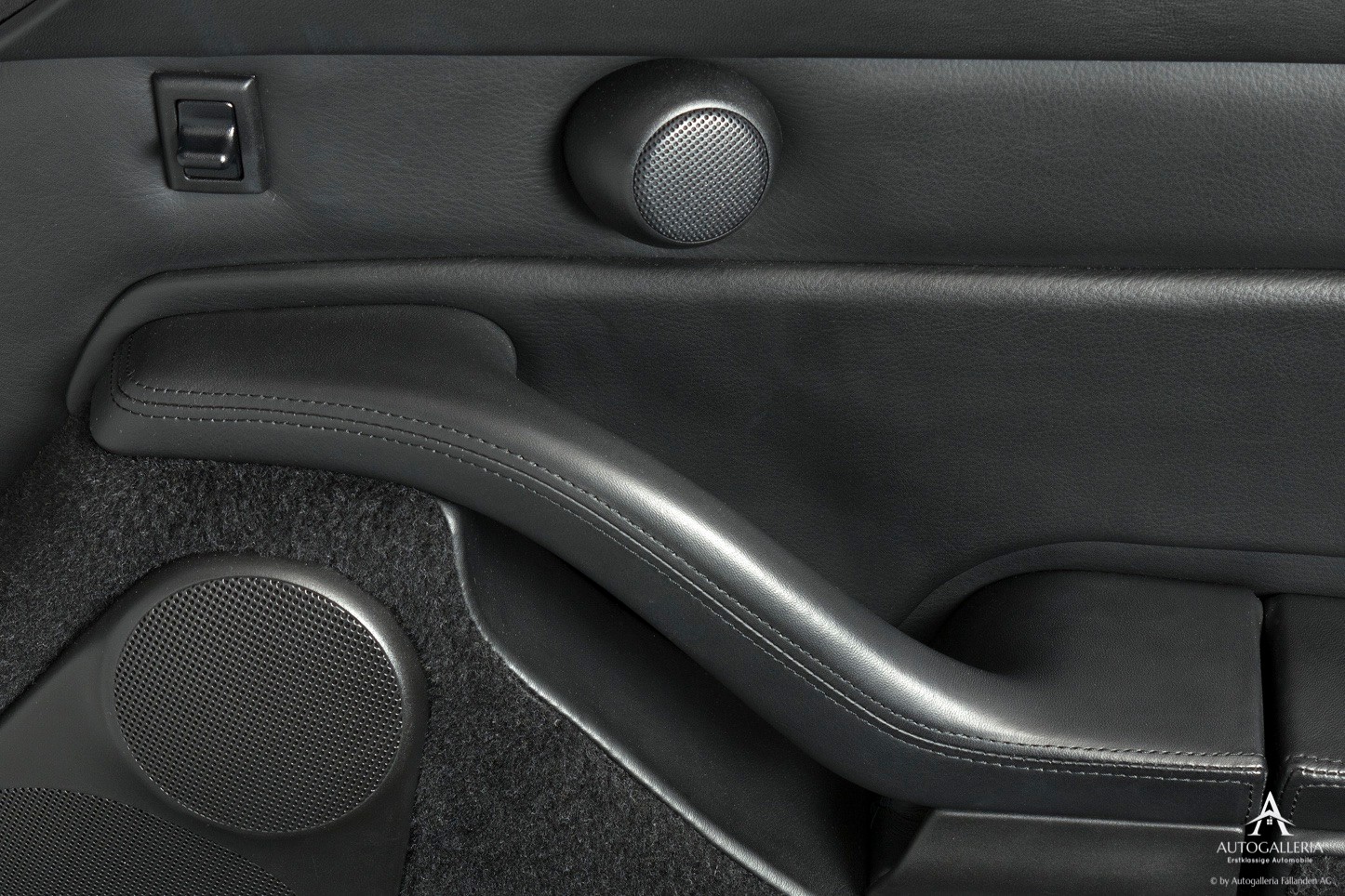 PORSCHE 911 Turbo-image-11