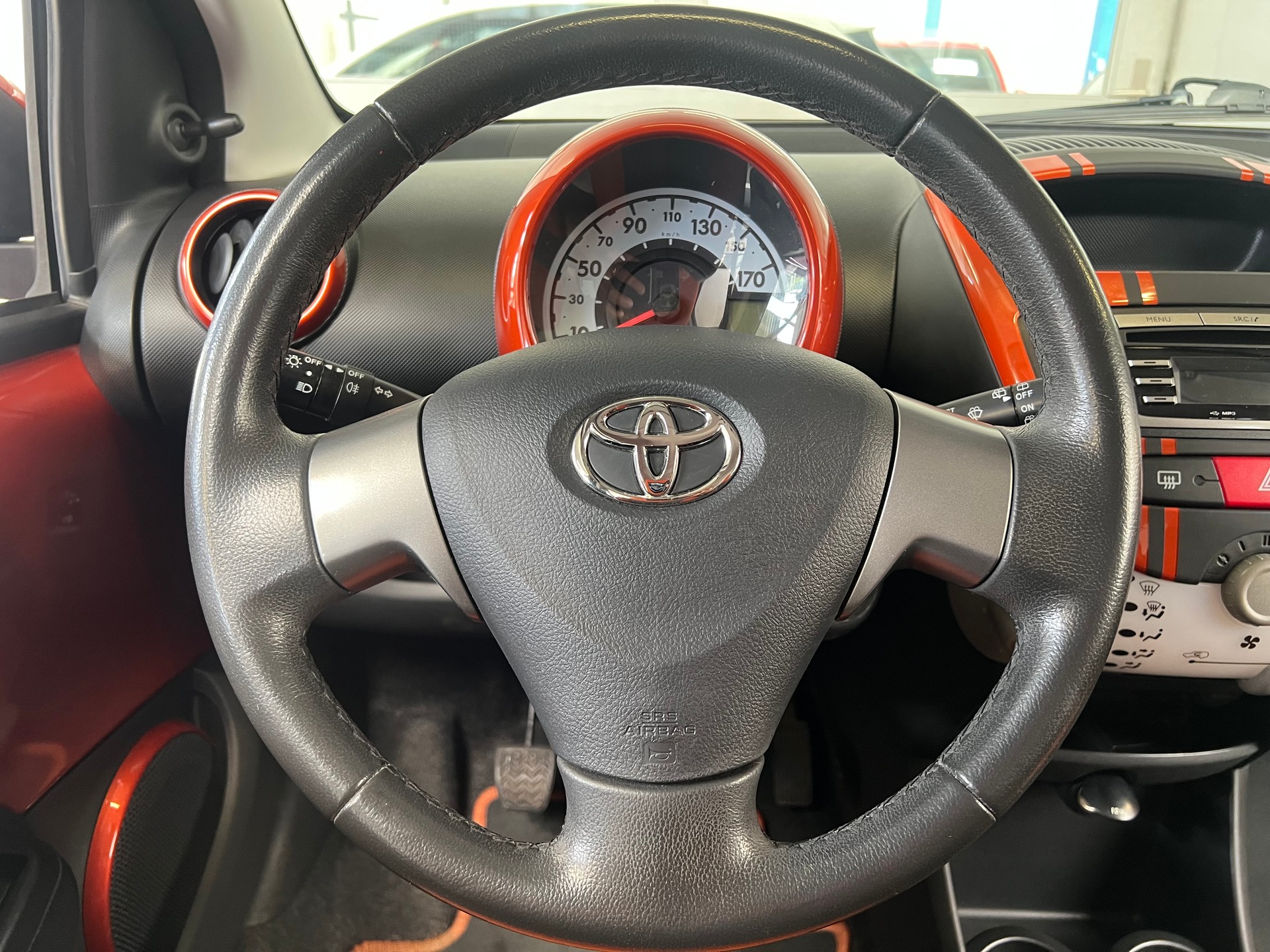 TOYOTA Aygo 1.0 VVT-i Luna-image-6