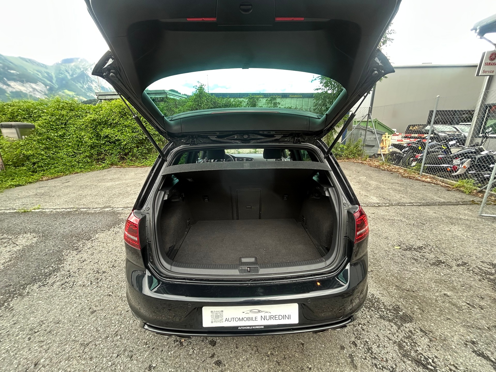 VW Golf 2.0 TSI R 4Motion DSG-image-14