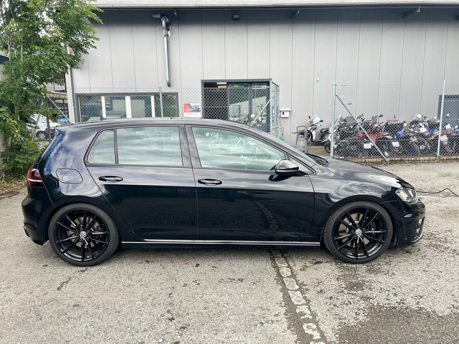 VW Golf 2.0 TSI R 4Motion DSG-image-6