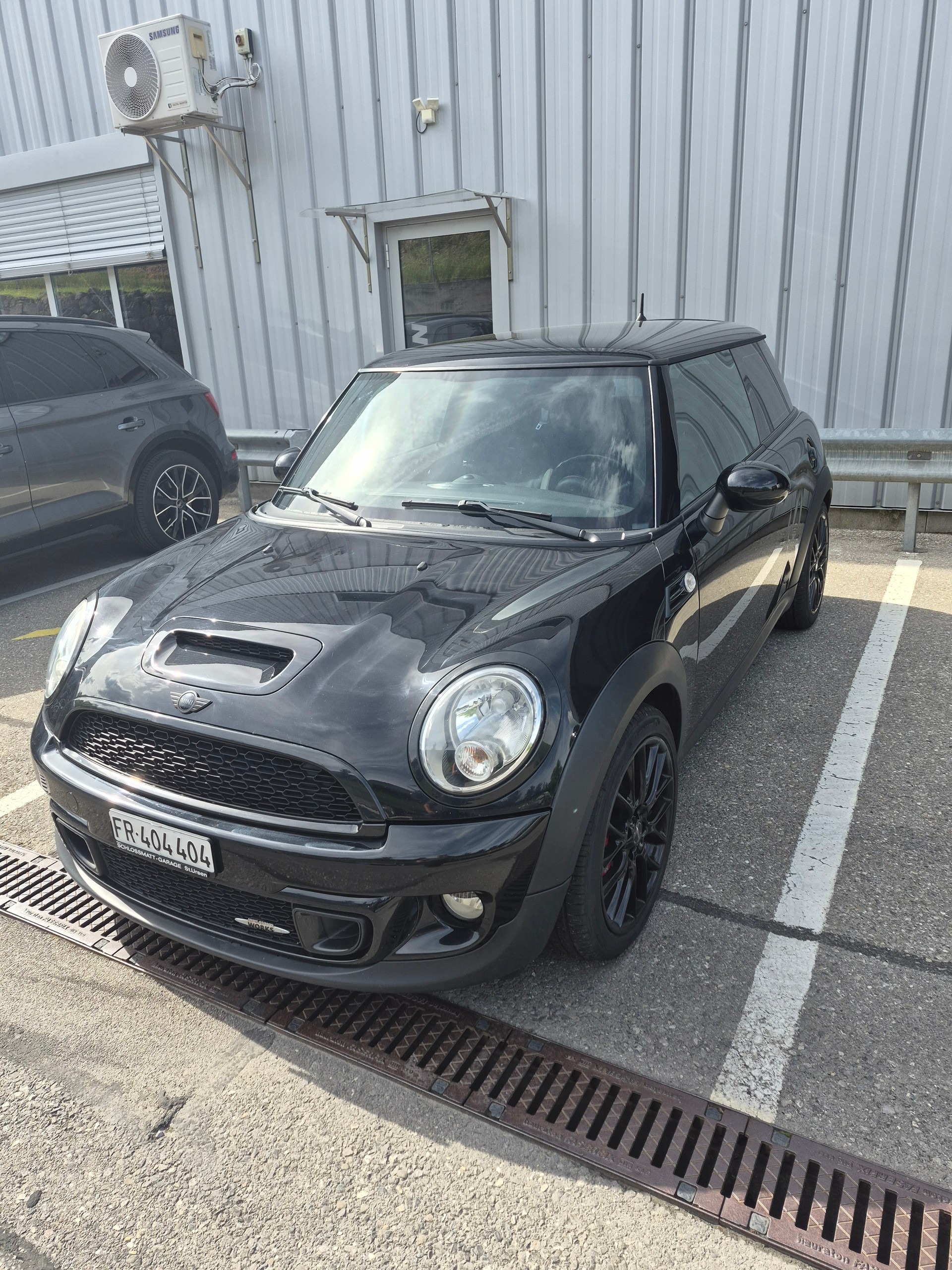 MINI Cooper 1.6i John Cooper Works-image-1