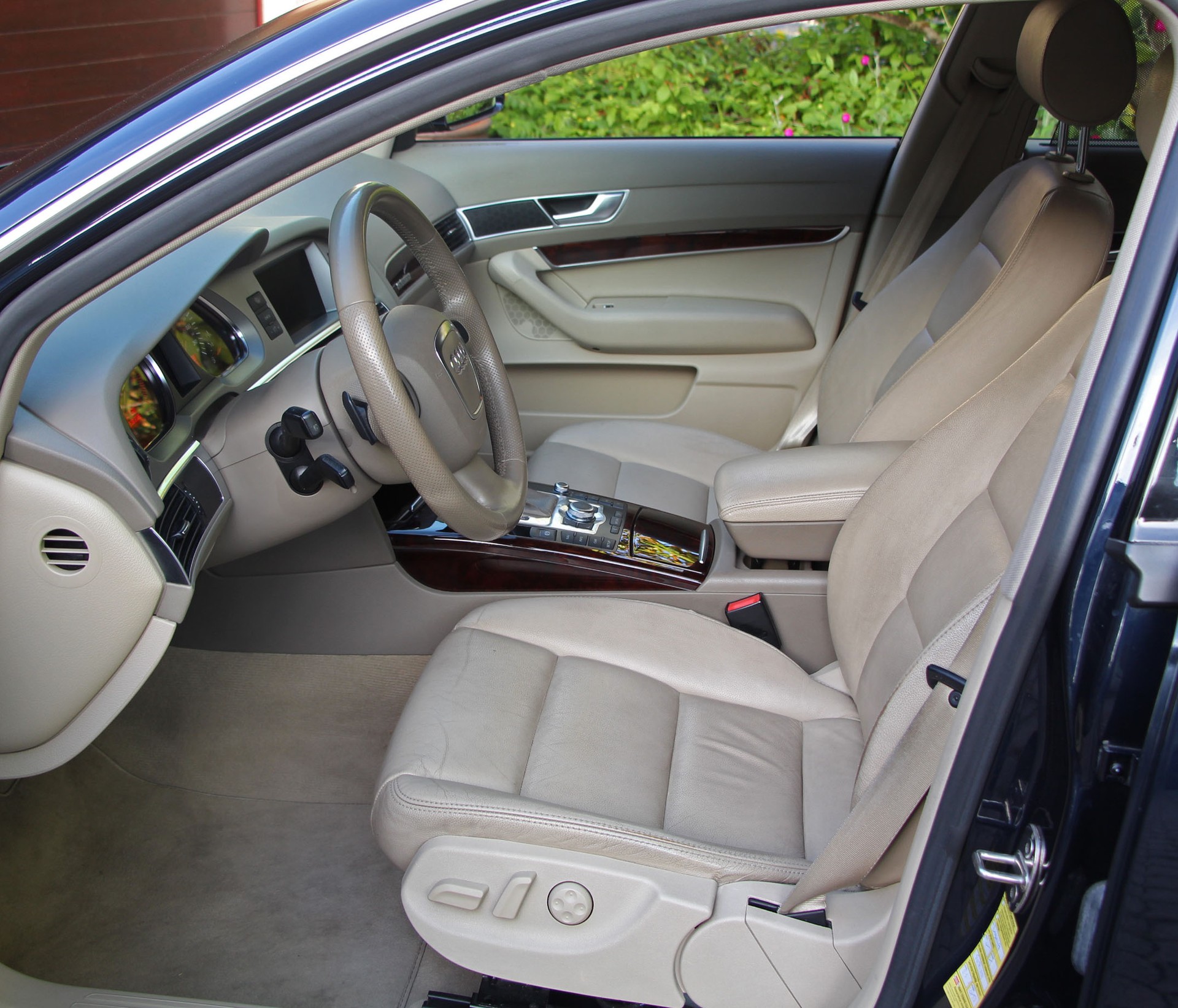 AUDI A6 Limousine 3.2 V6 FSI quattro-image-7