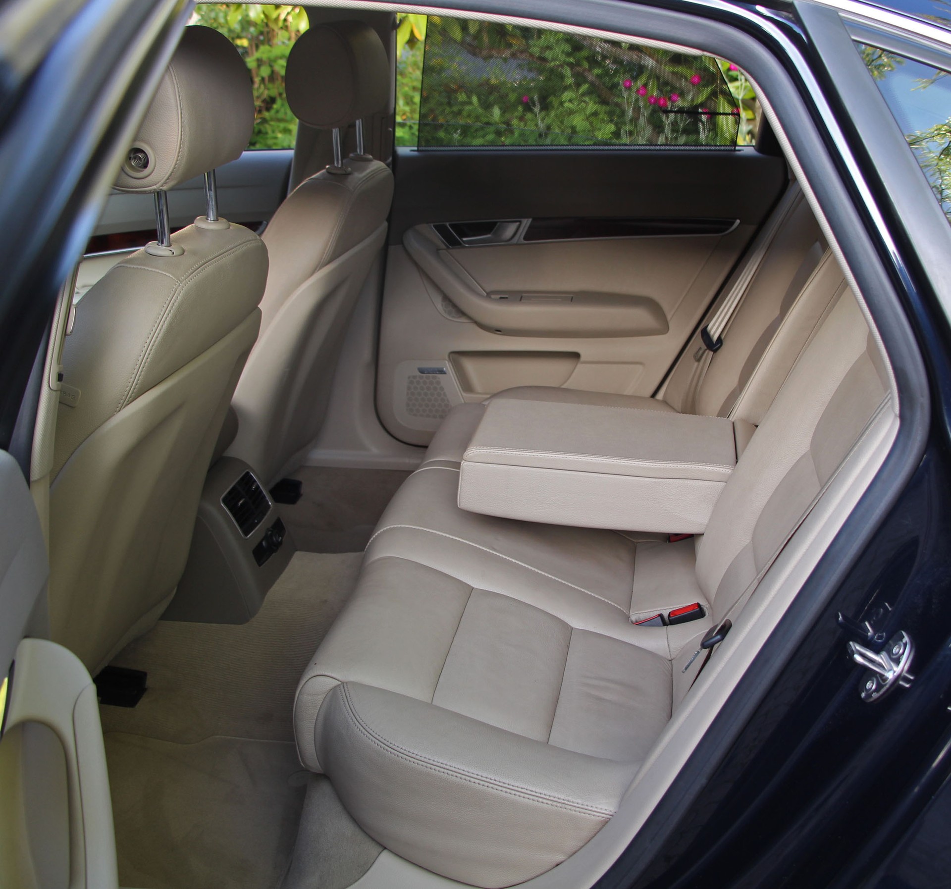 AUDI A6 Limousine 3.2 V6 FSI quattro-image-8