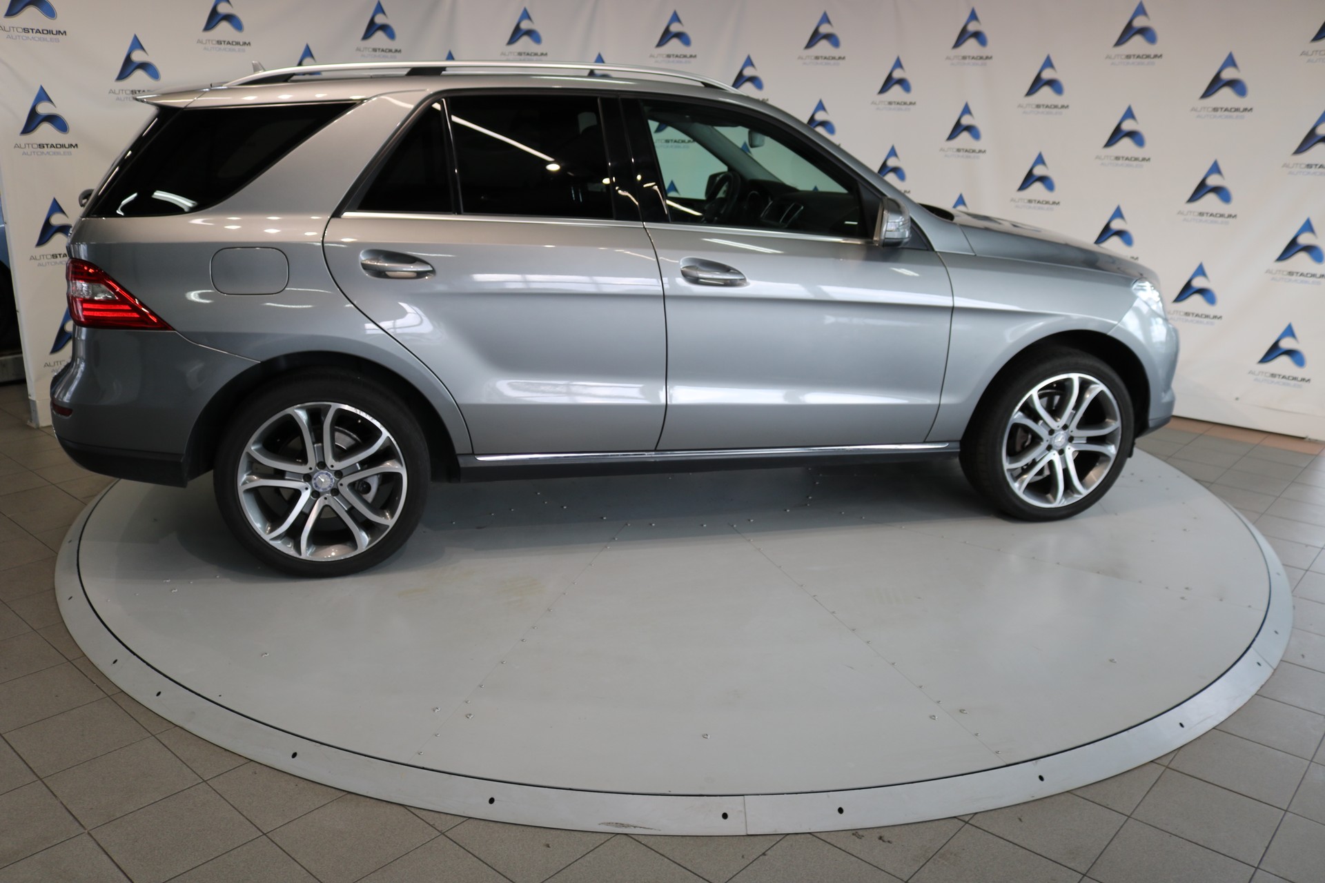 MERCEDES-BENZ ML 350 Executive 4Matic 7G-Tronic-image-24