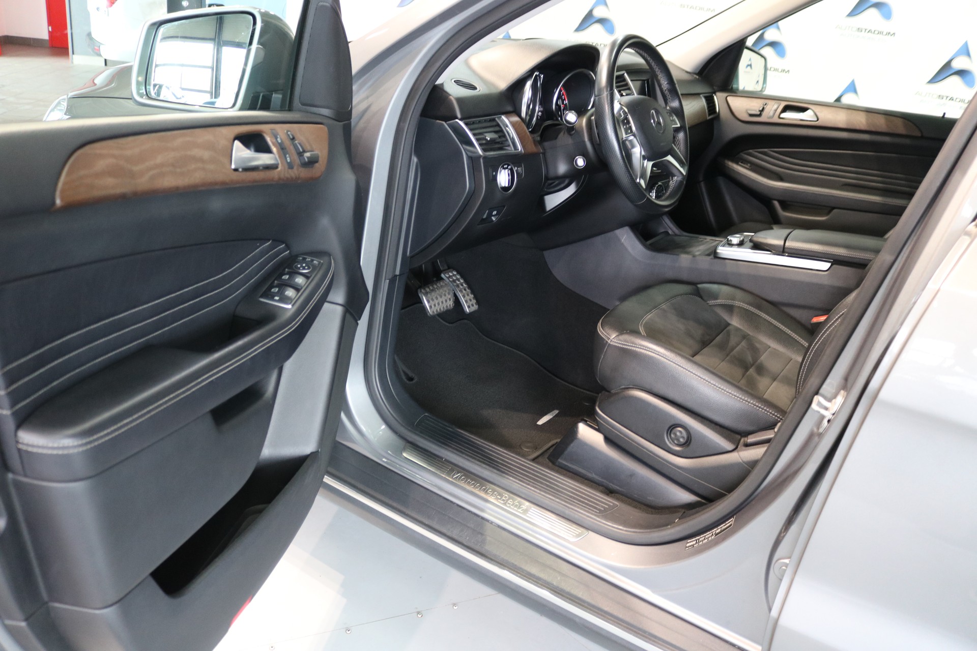 MERCEDES-BENZ ML 350 Executive 4Matic 7G-Tronic-image-42