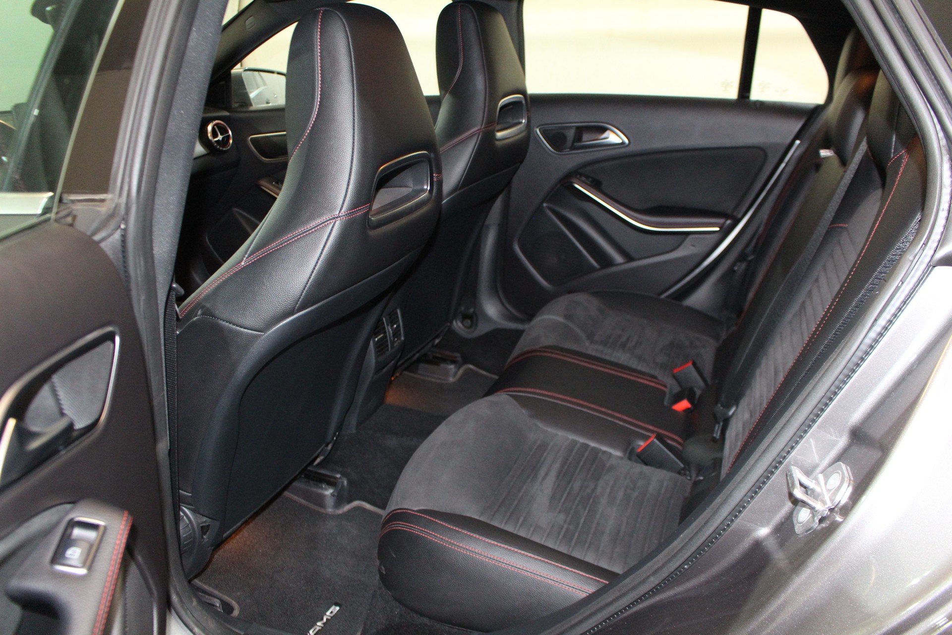 MERCEDES-BENZ CLA 220 d AMG Line 4m Sh.Brake-image-7