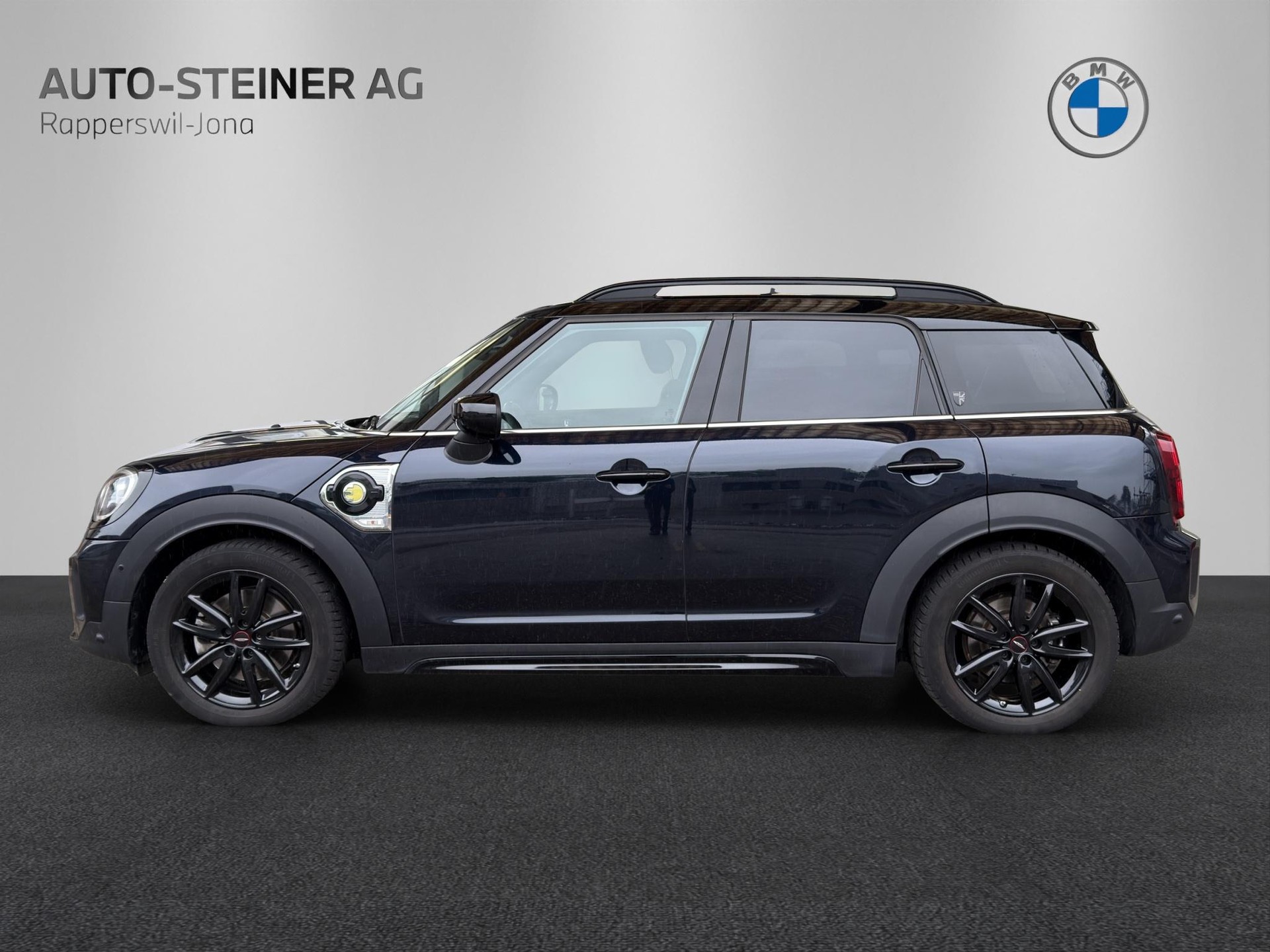 MINI Countryman Cooper SE ALL4 PHEV-image-1