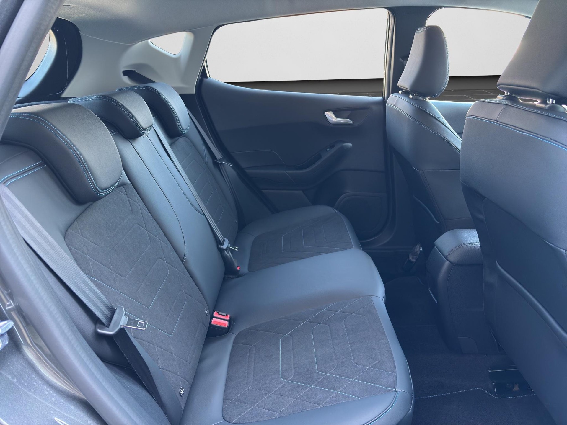 FORD Fiesta 1.0 EcoB Hybrid Active X-image-12