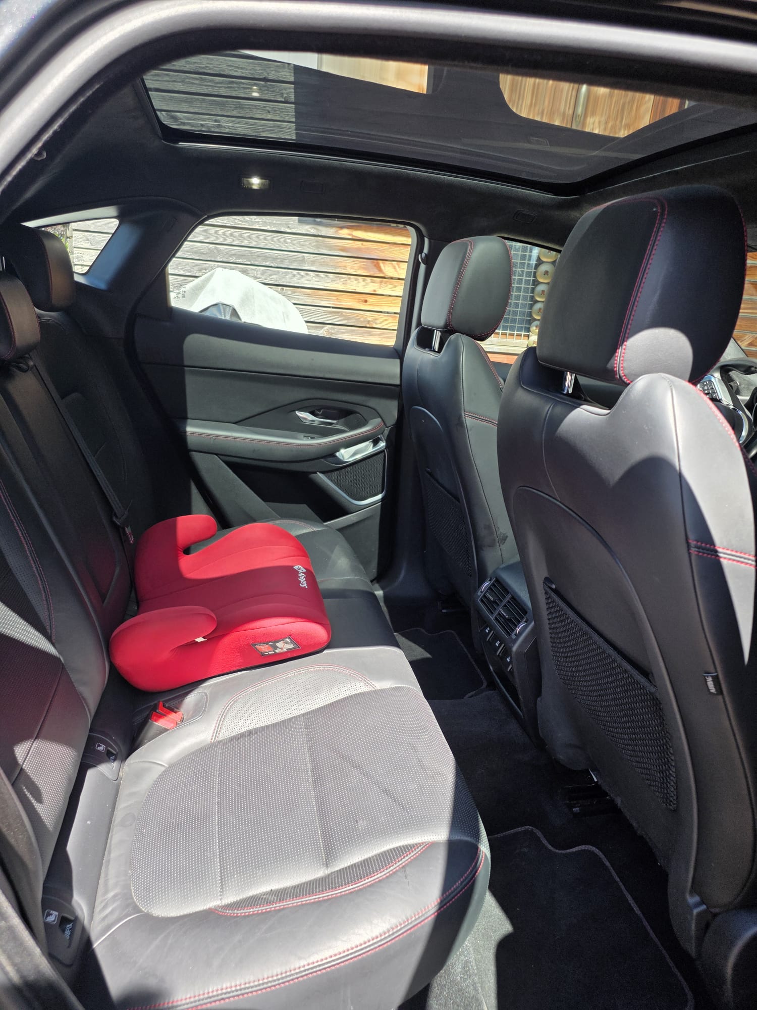 JAGUAR JAGUAR E-Pace P250 AWD-image-1