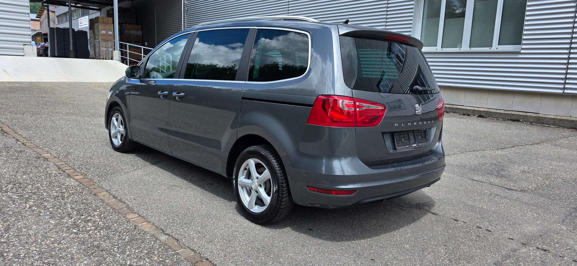 SEAT Alhambra 2.0 TSI Style Viva DSG-image-2