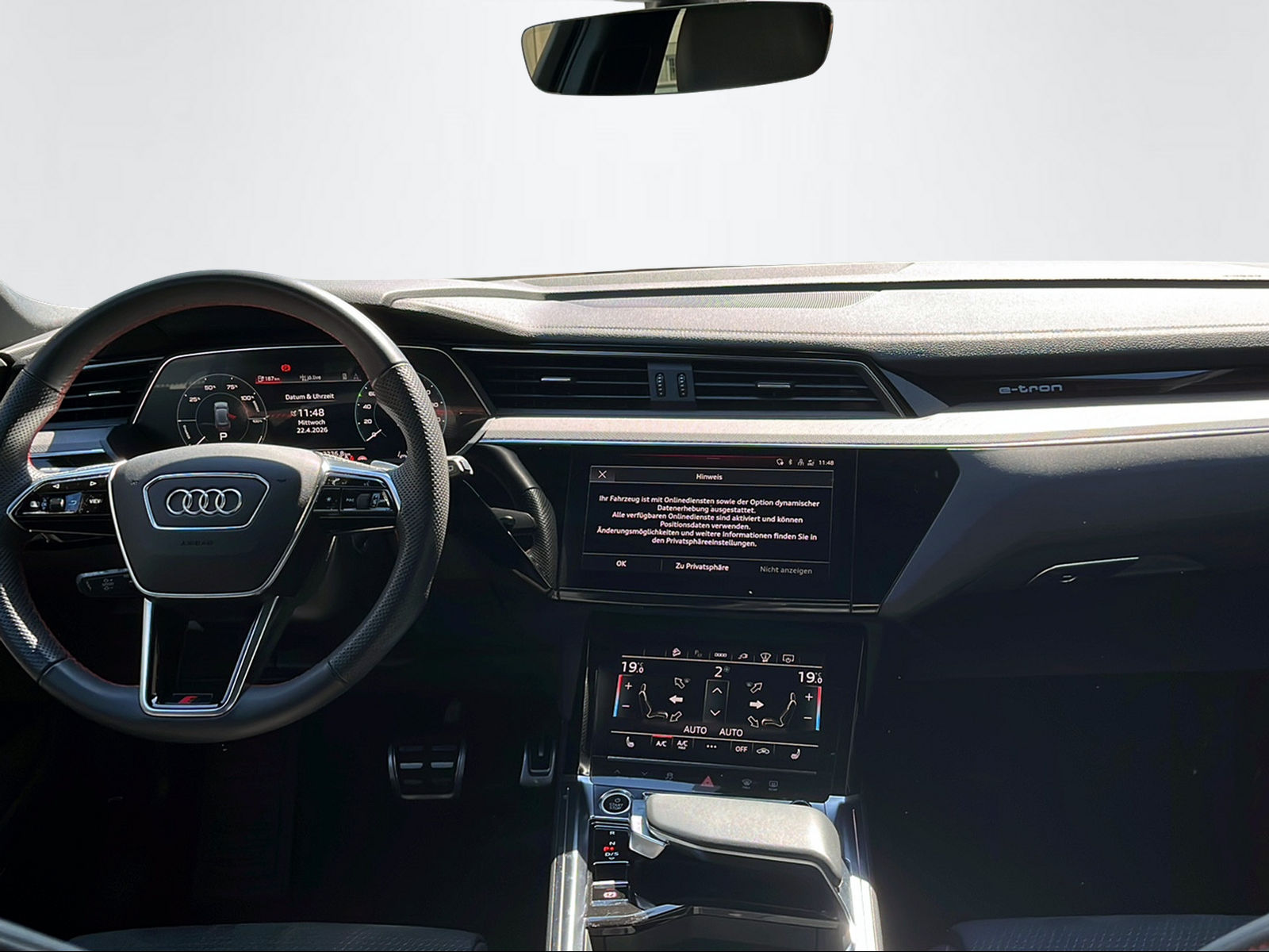 AUDI Q8 e-tron 50 Advanced quattro-image-9
