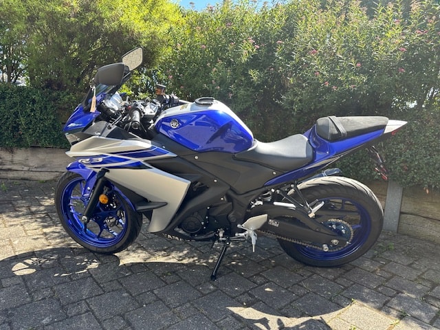 YAMAHA YZF-R3 ABS-showroom-element-1