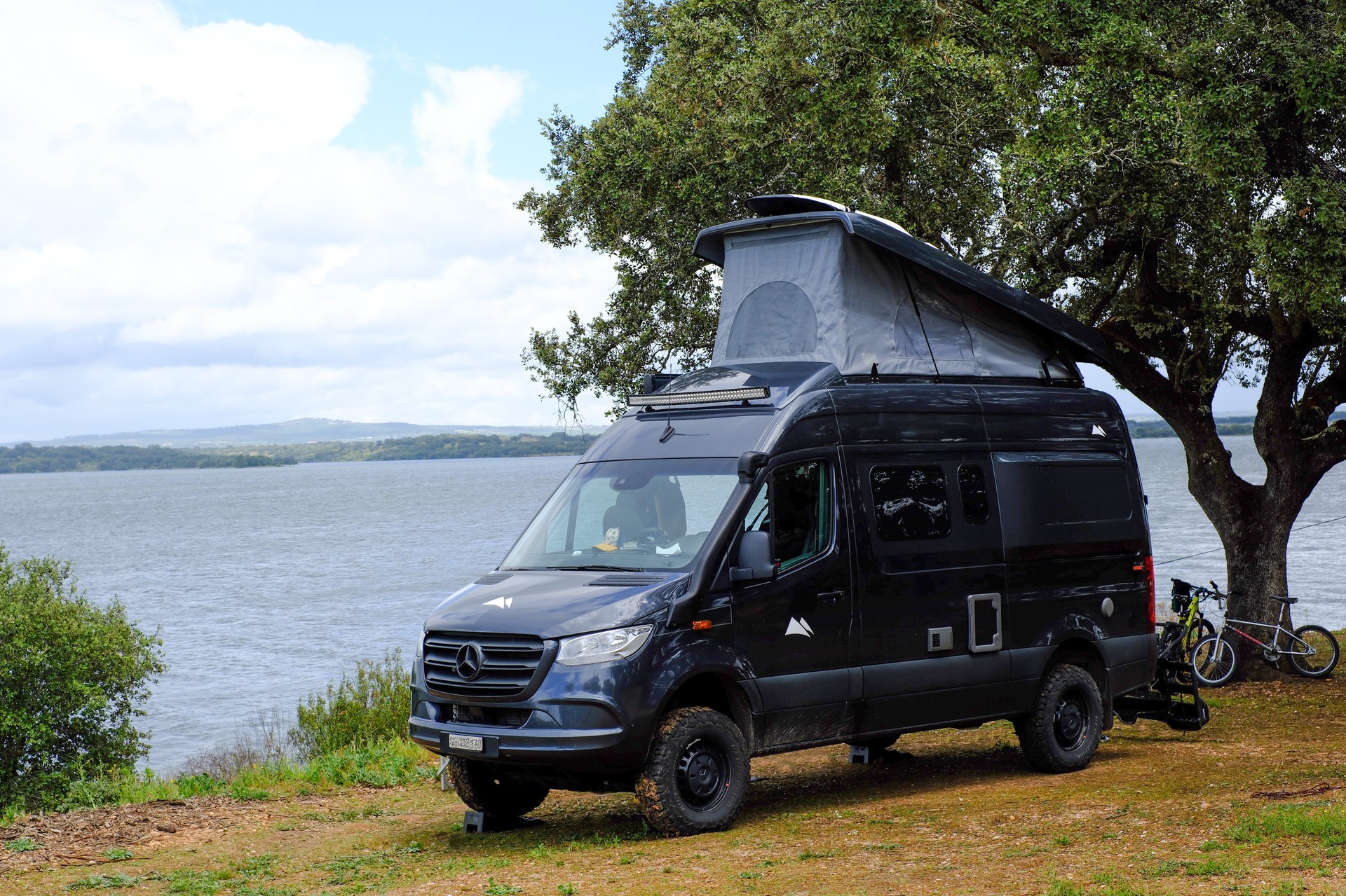 MERCEDES-BENZ Grand Canyon S-image-1