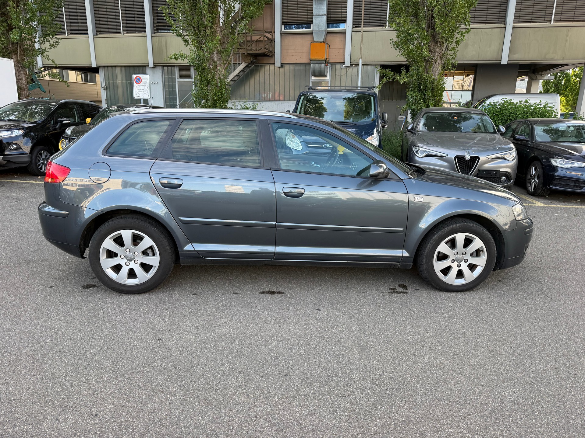 AUDI A3 Sportback 1.8 Turbo FSI Ambiente-image-3