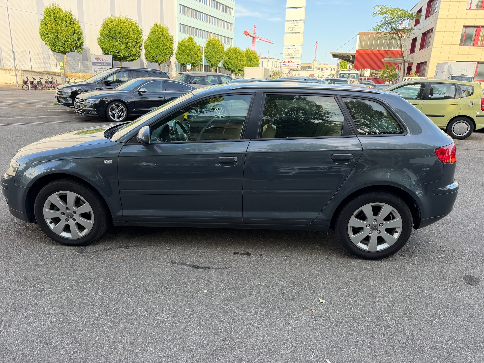 AUDI A3 Sportback 1.8 Turbo FSI Ambiente-image-4