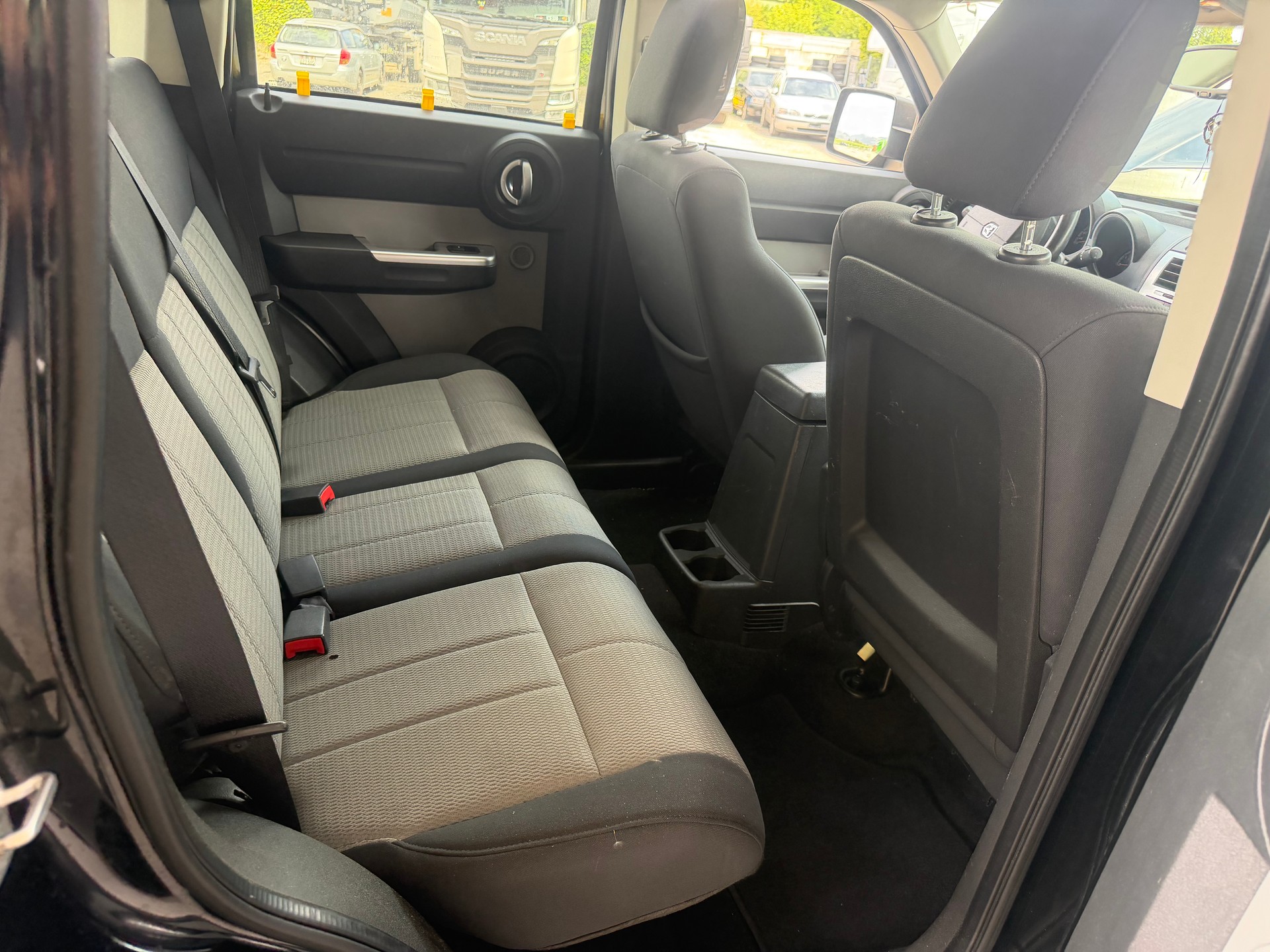 DODGE Nitro 2.8 CRD SXT-image-8