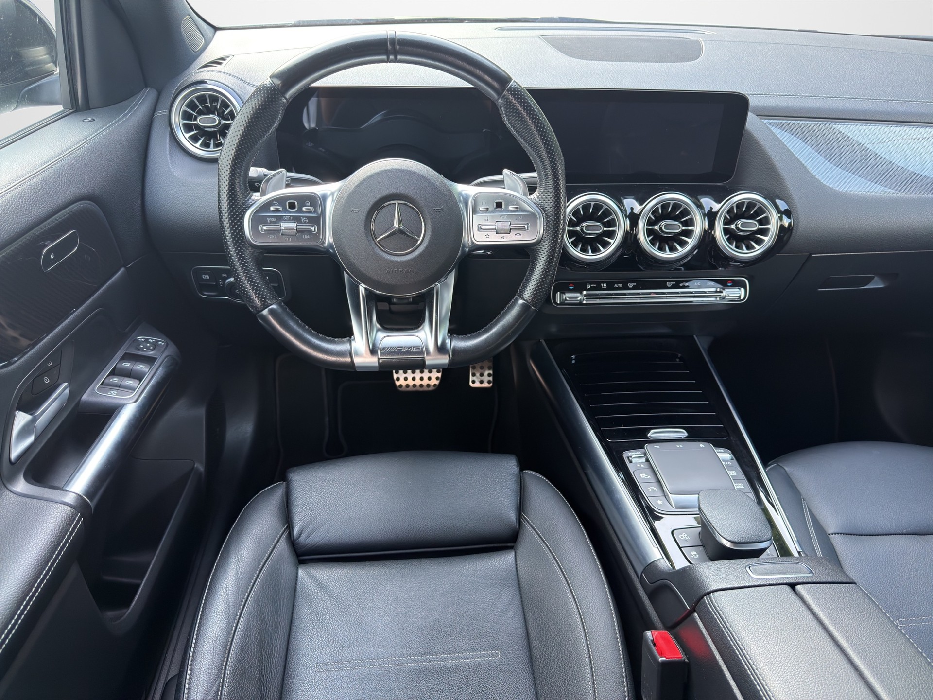 MERCEDES-BENZ GLA 35 AMG 4Matic 8G-Speedshift DCT-image-10