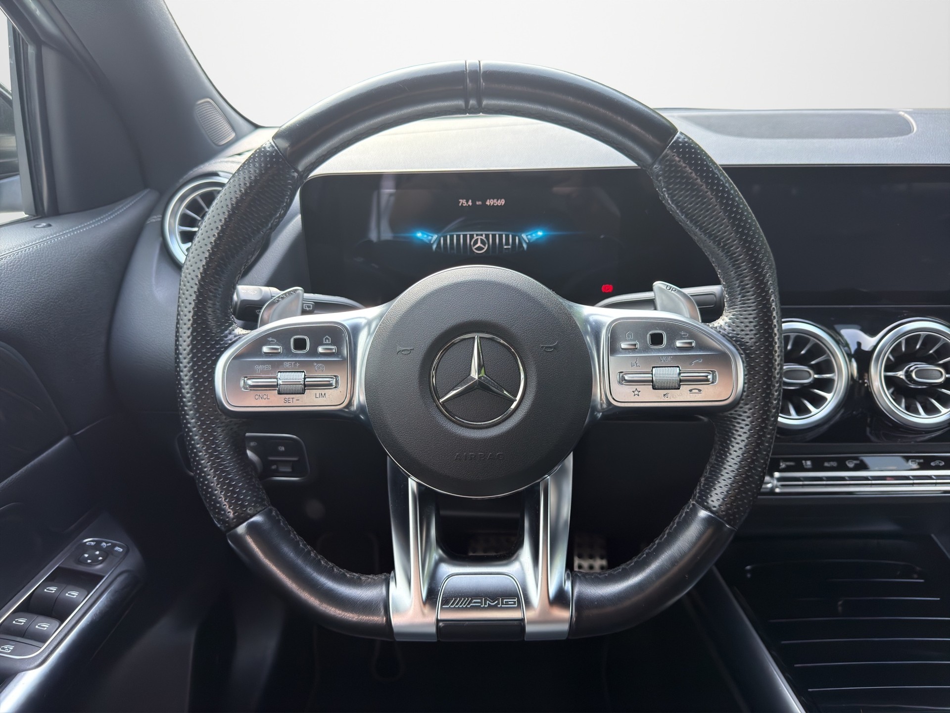 MERCEDES-BENZ GLA 35 AMG 4Matic 8G-Speedshift DCT-image-9