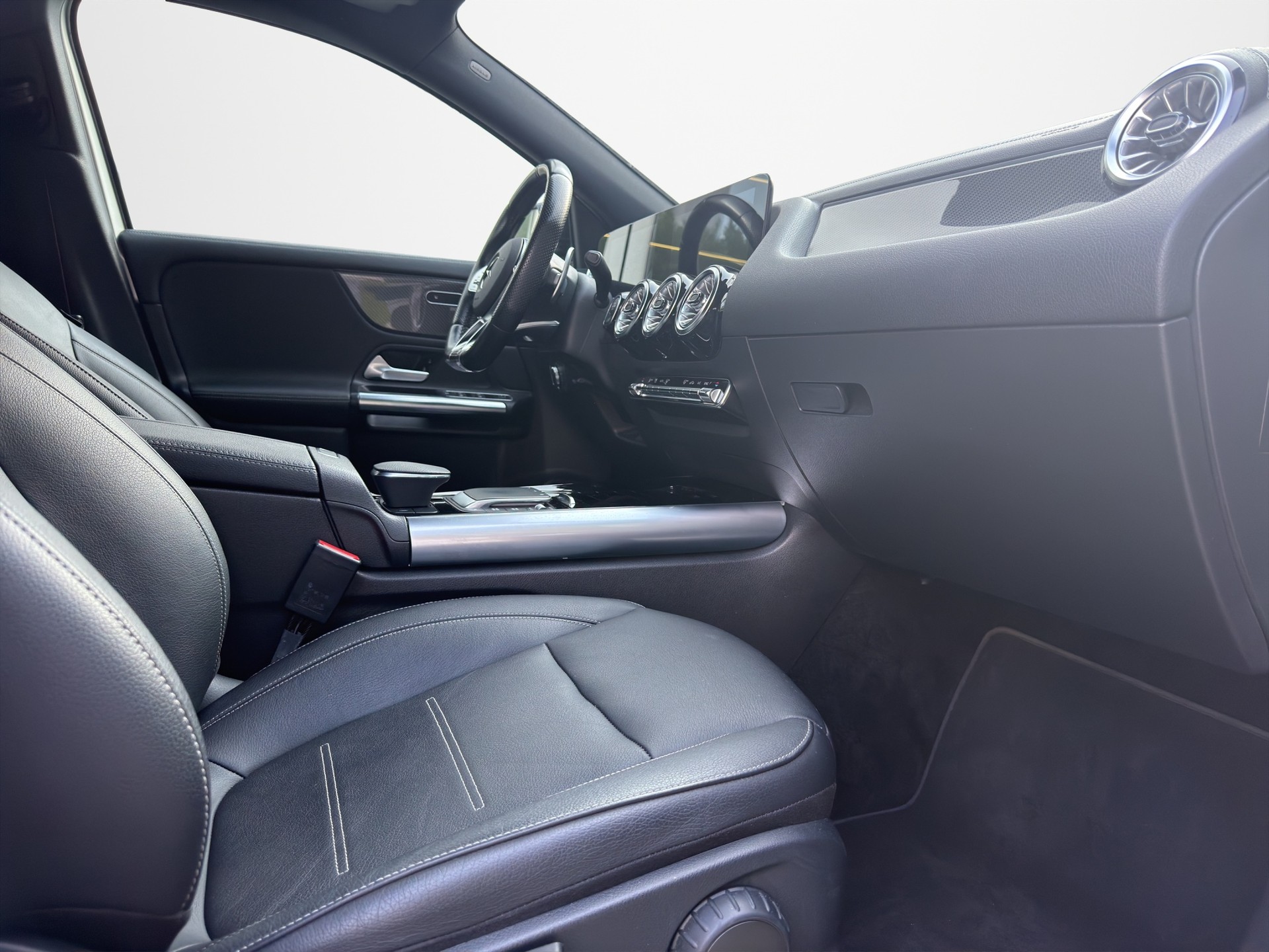 MERCEDES-BENZ GLA 35 AMG 4Matic 8G-Speedshift DCT-image-11