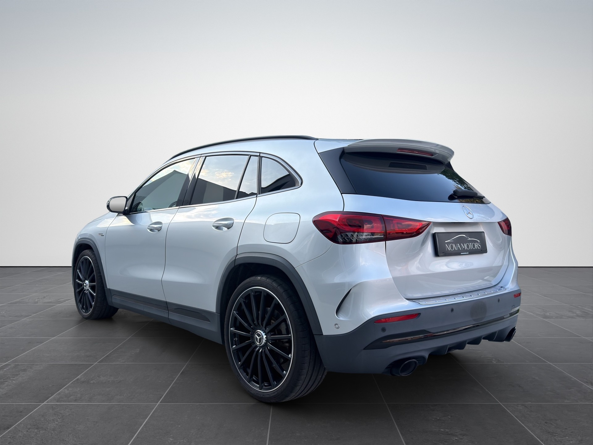 MERCEDES-BENZ GLA 35 AMG 4Matic 8G-Speedshift DCT-image-3