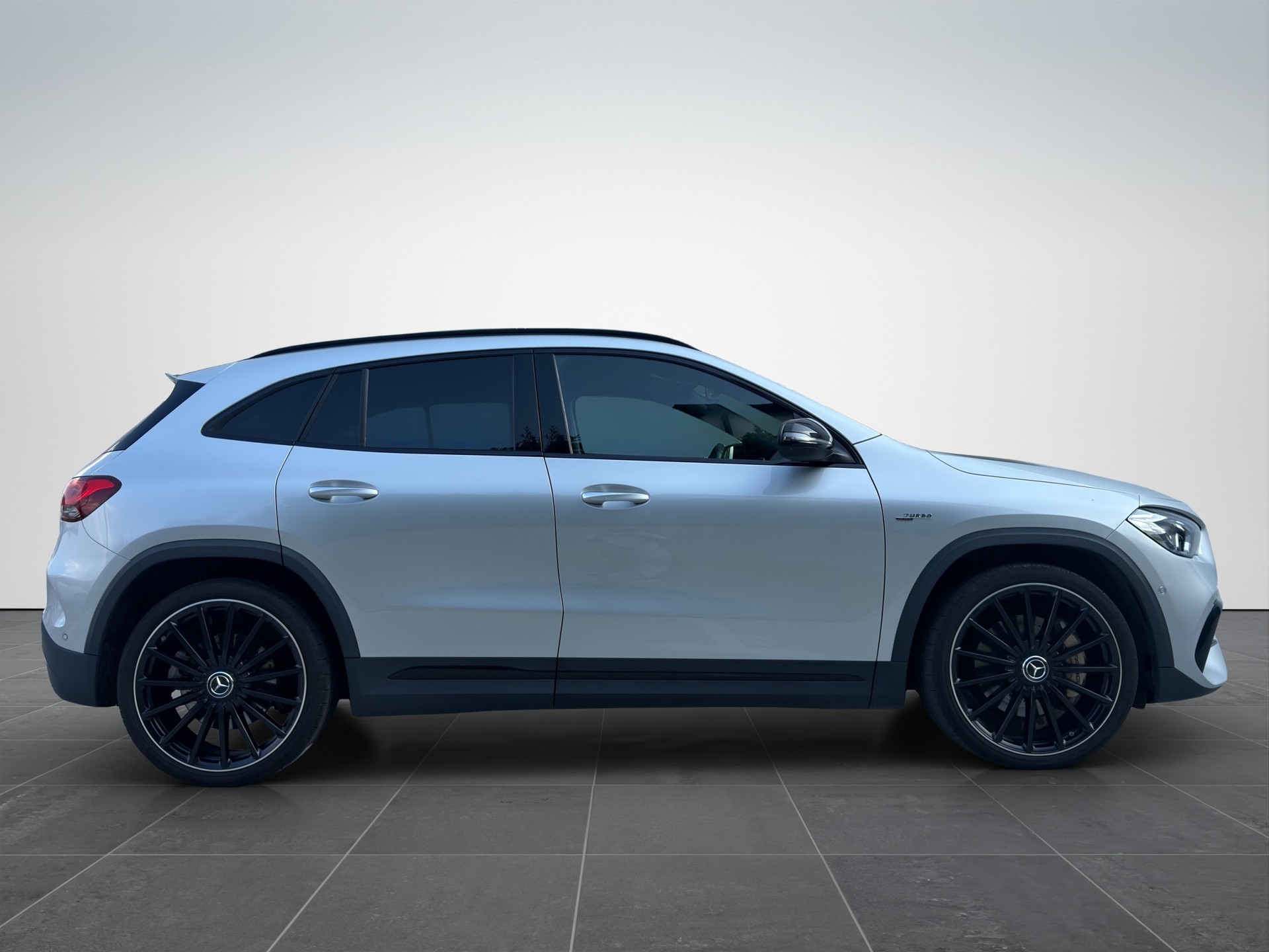 MERCEDES-BENZ GLA 35 AMG 4Matic 8G-Speedshift DCT-image-6