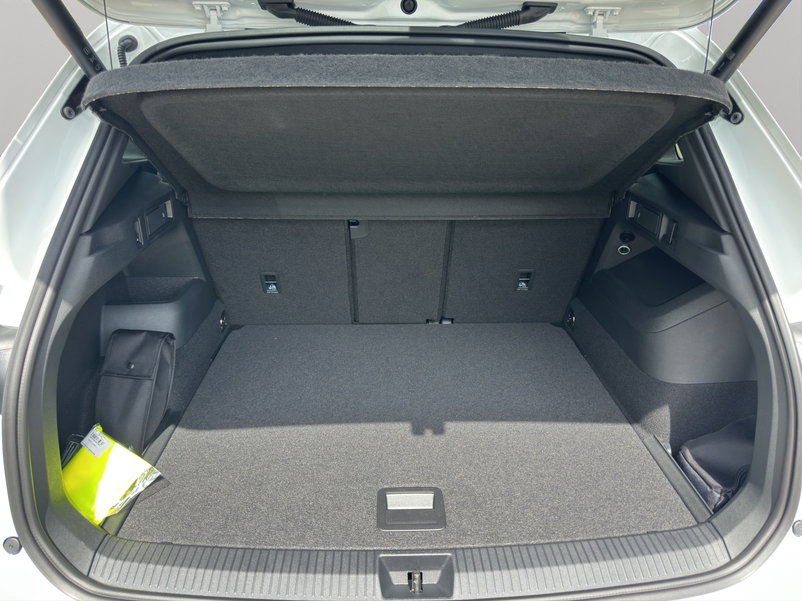 VW Tiguan 2.0 TDI SCR R-Line 4Motion DSG-image-15