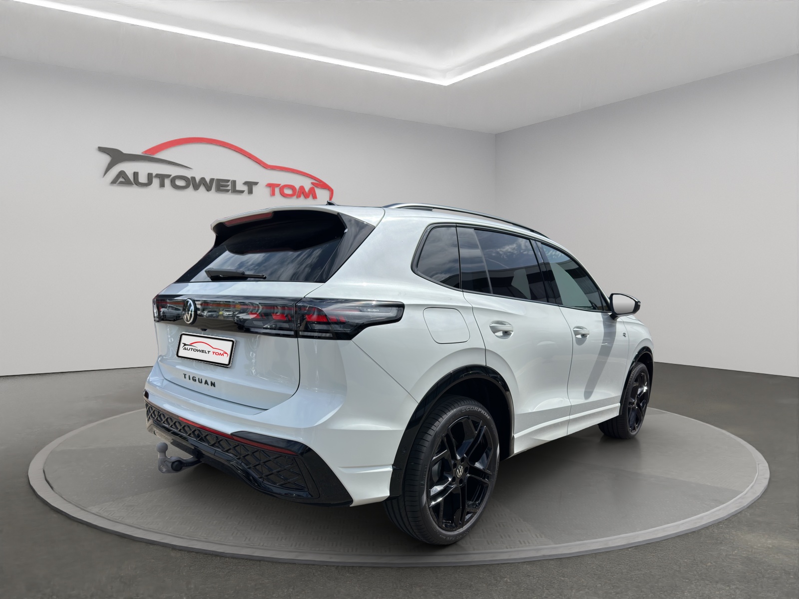 VW Tiguan 2.0 TDI SCR R-Line 4Motion DSG-image-4