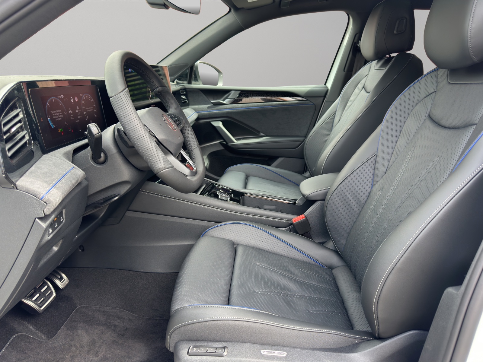 VW Tiguan 2.0 TDI SCR R-Line 4Motion DSG-image-8