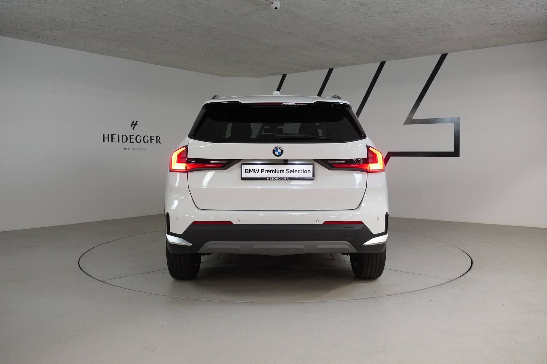 BMW X1 xDrive 20d 48V-image-5