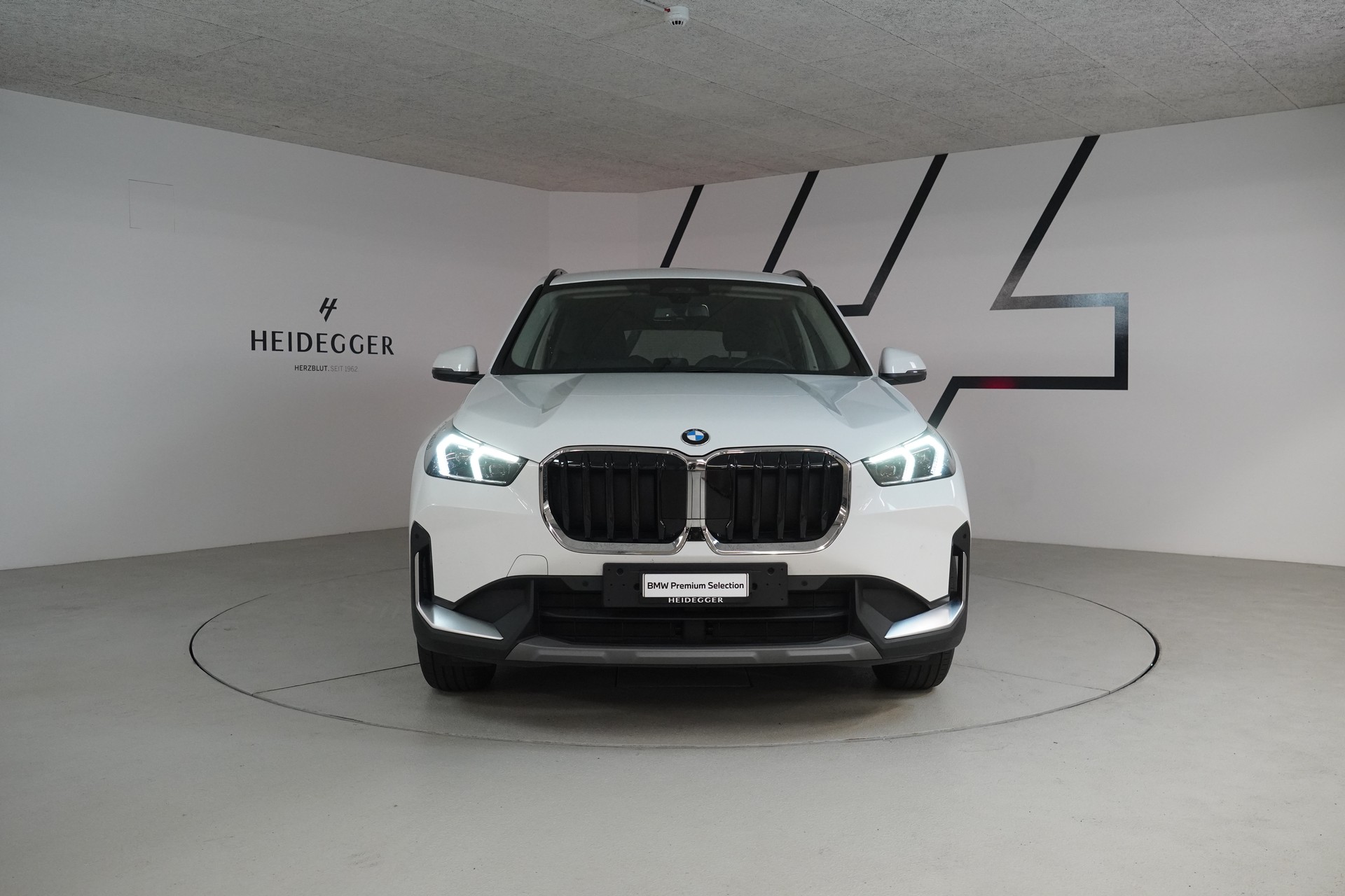 BMW X1 xDrive 20d 48V-image-1