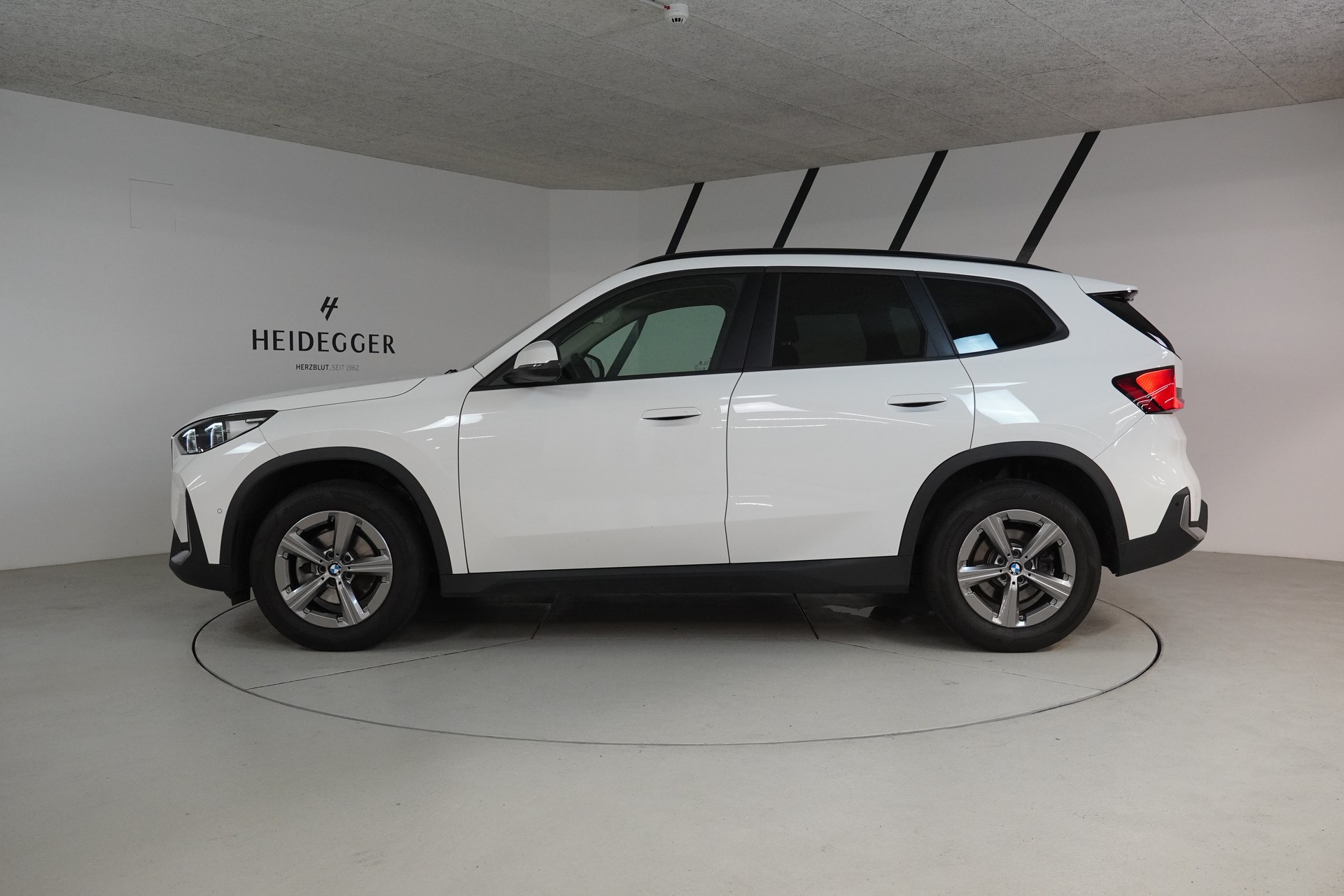 BMW X1 xDrive 20d 48V-image-3