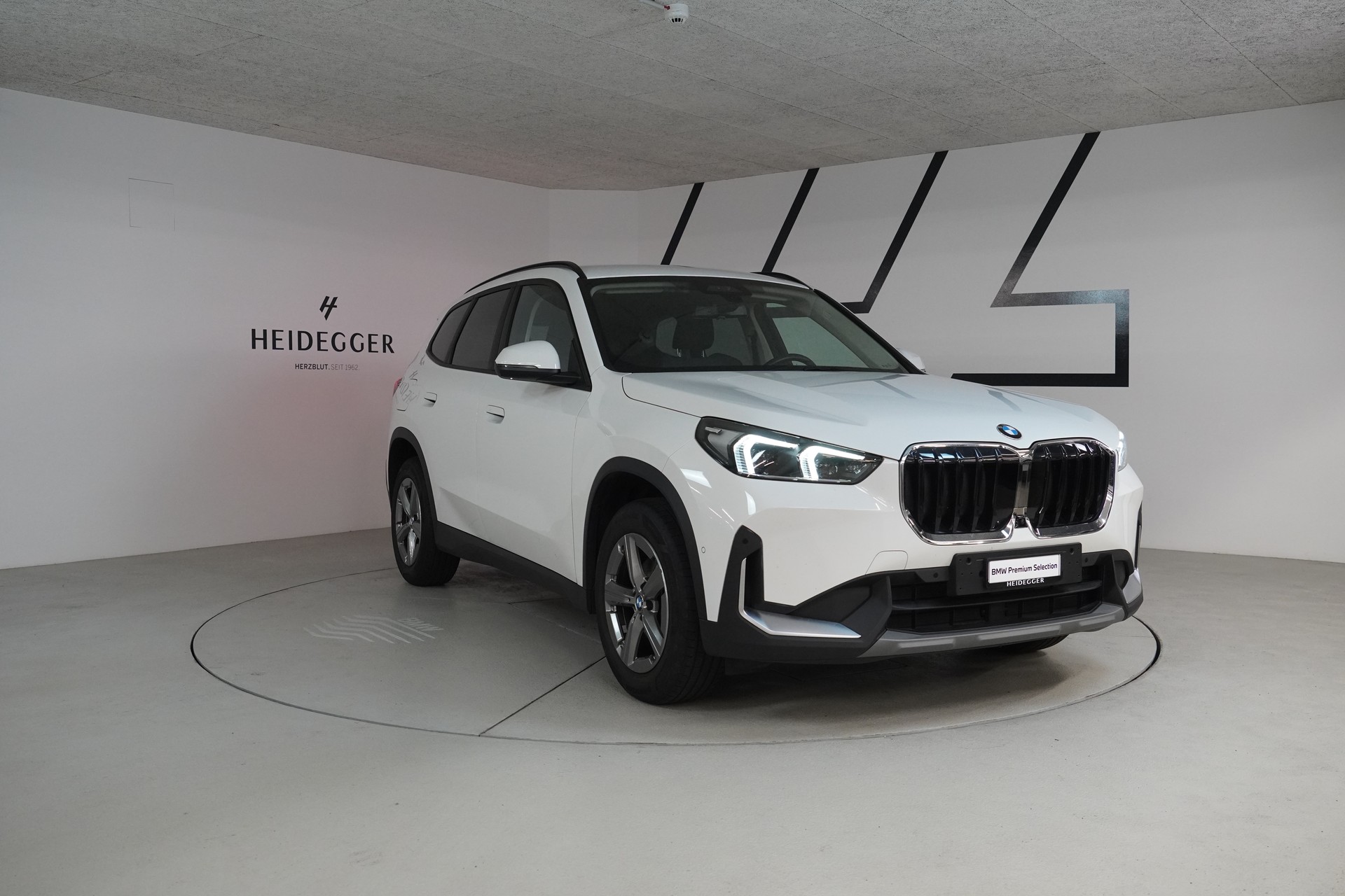 BMW X1 xDrive 20d 48V-image-2