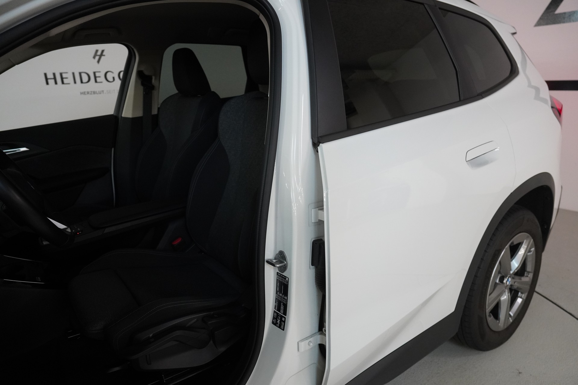 BMW X1 xDrive 20d 48V-image-10
