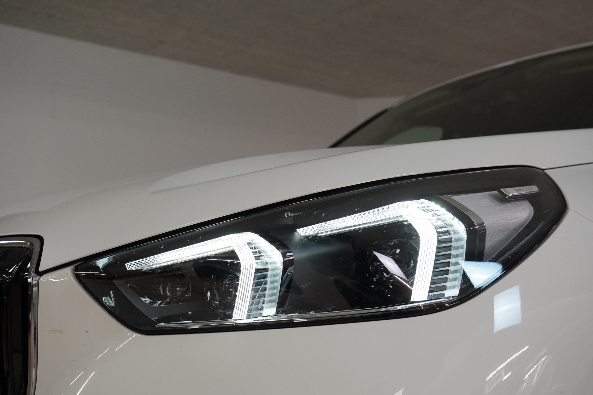 BMW X1 xDrive 20d 48V-image-7