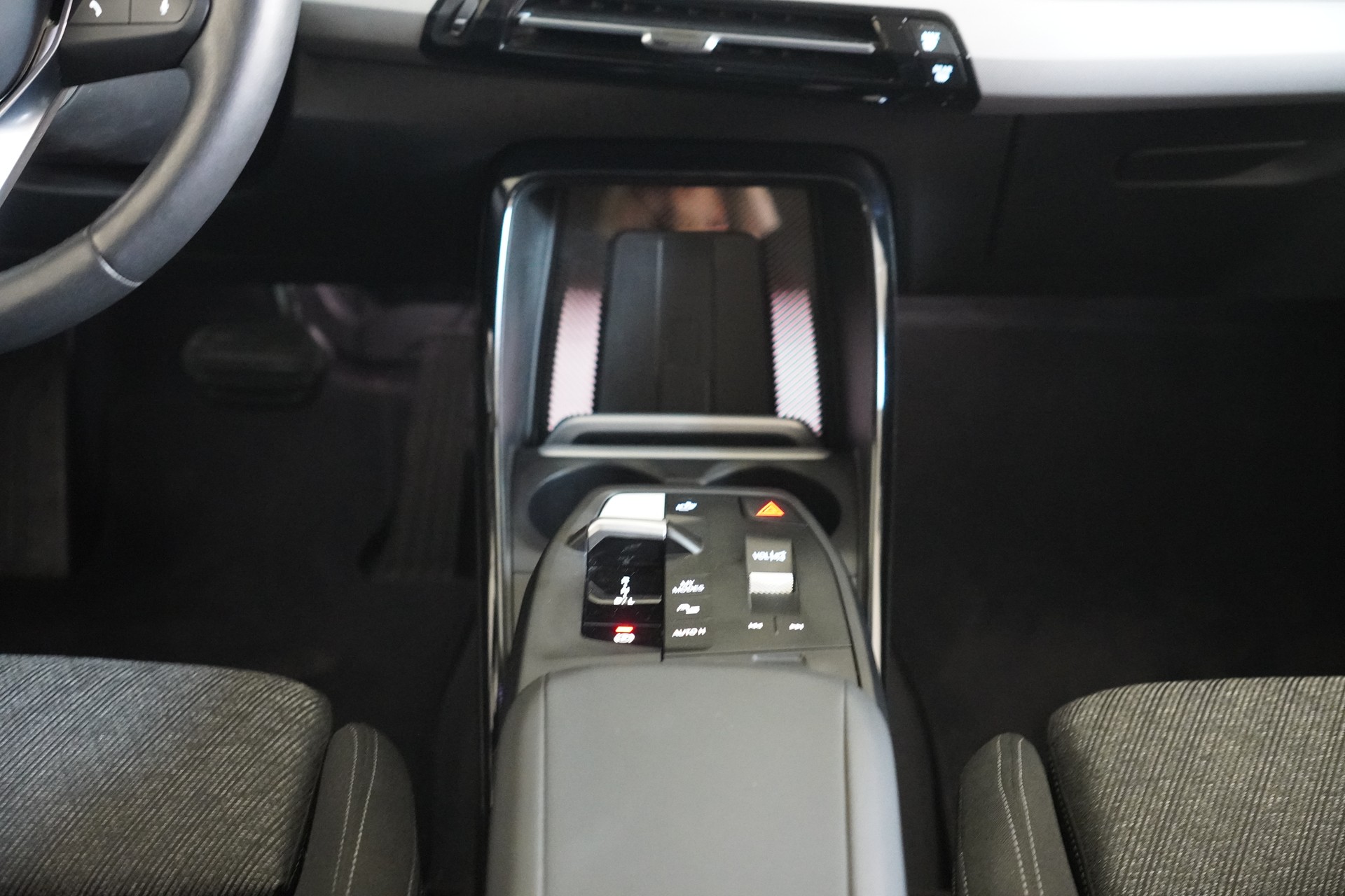 BMW X1 xDrive 20d 48V-image-18