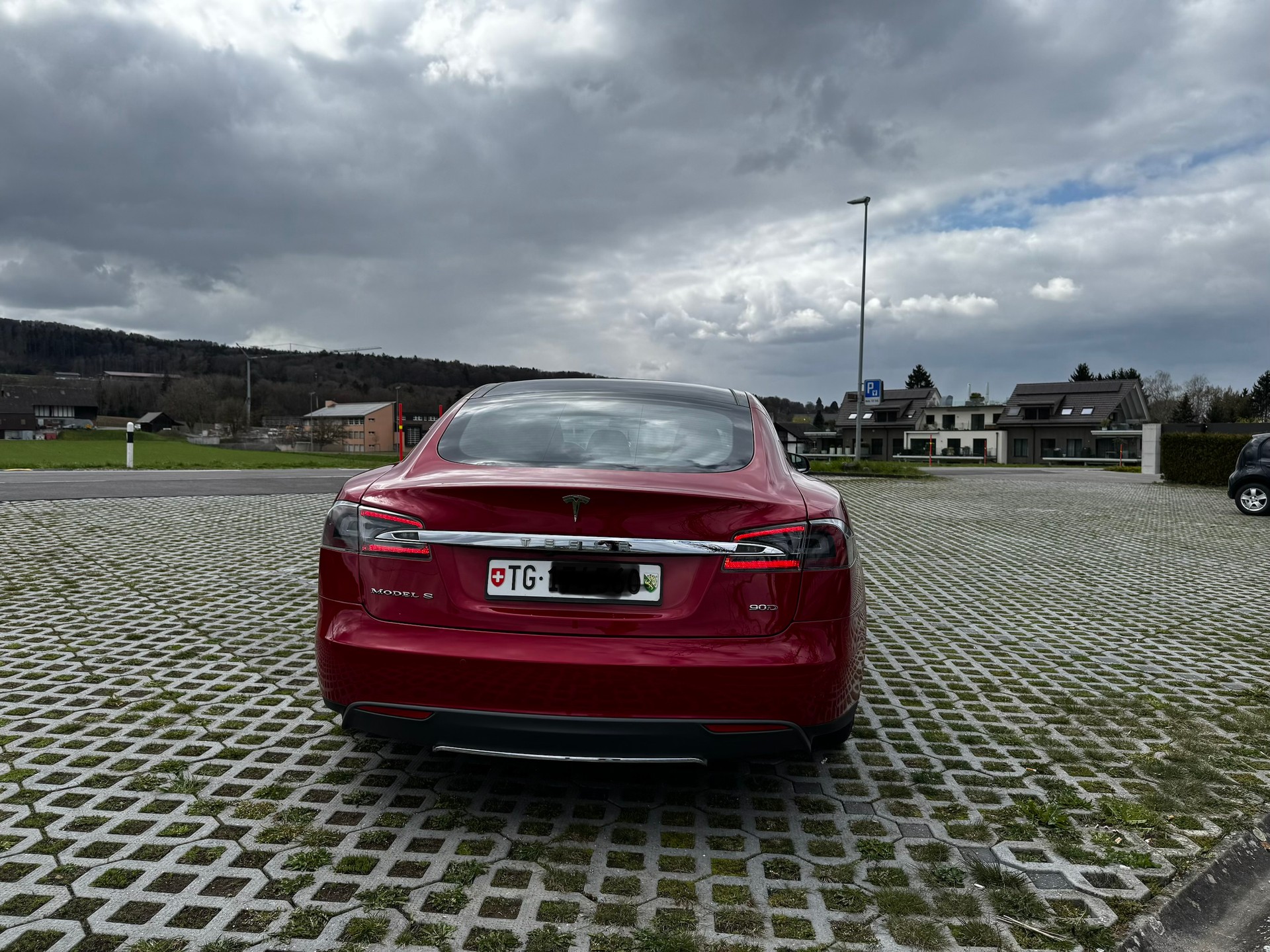 TESLA 90 D-image-1