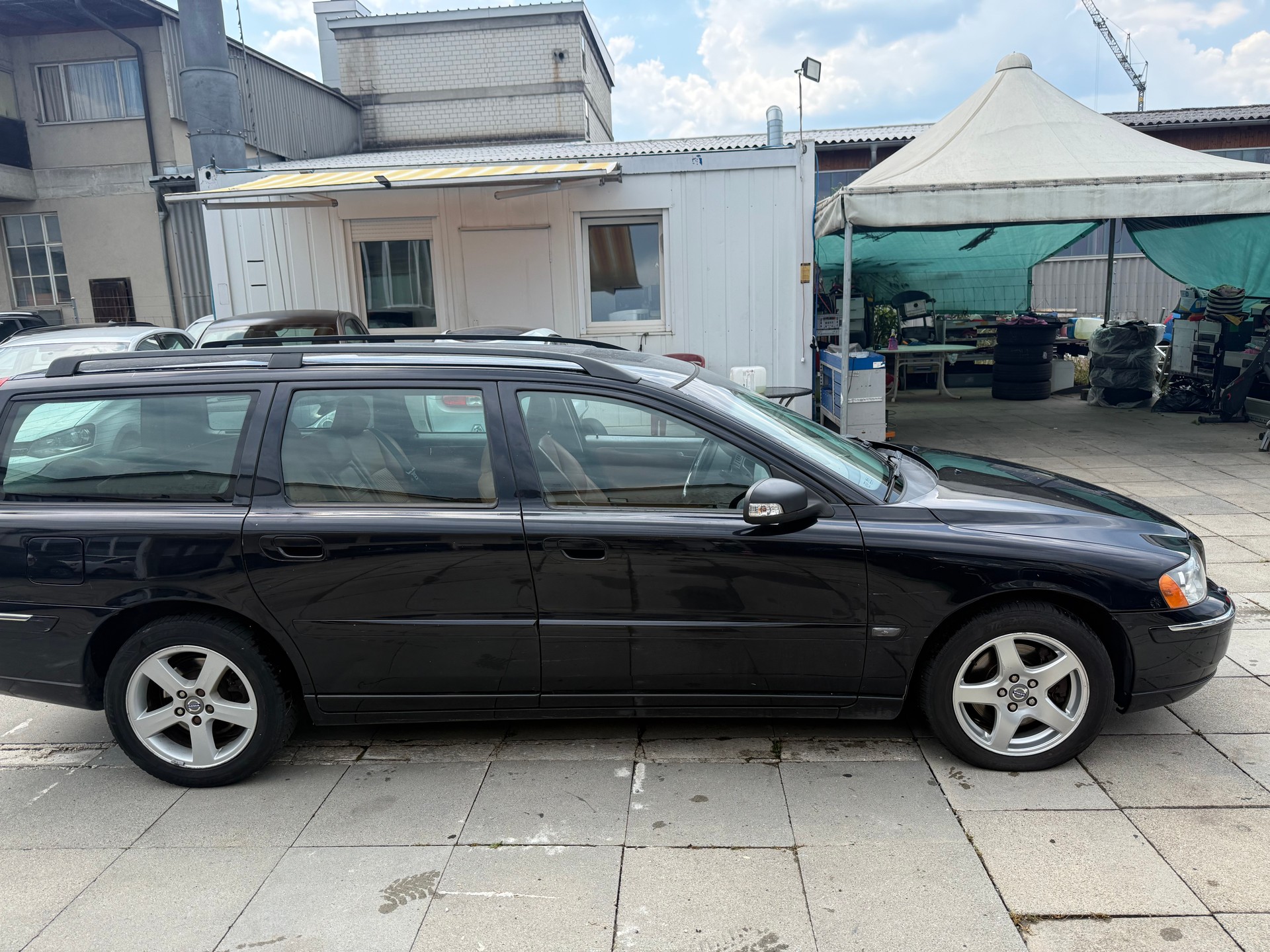 VOLVO V70 2.4 Bi-Fuel Summum-image-1